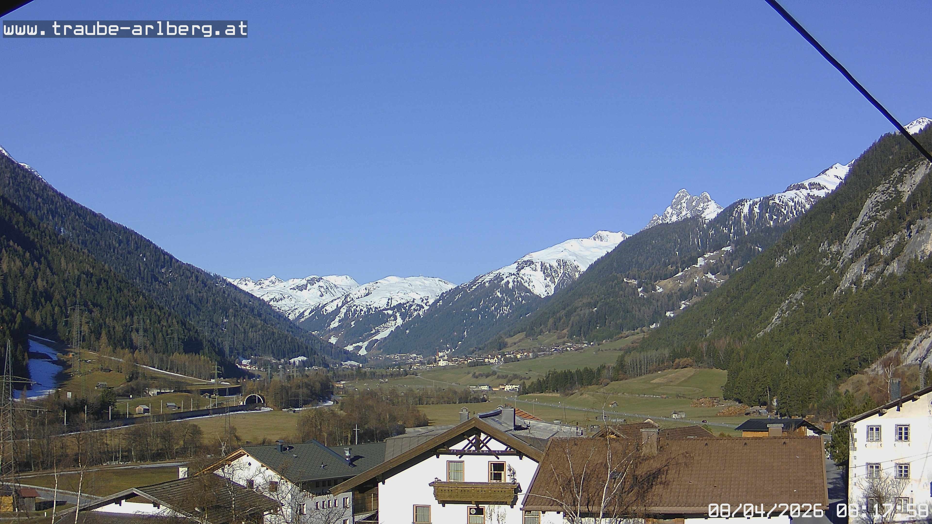 Archived image Webcam guesthouse "Traube", Pettneu