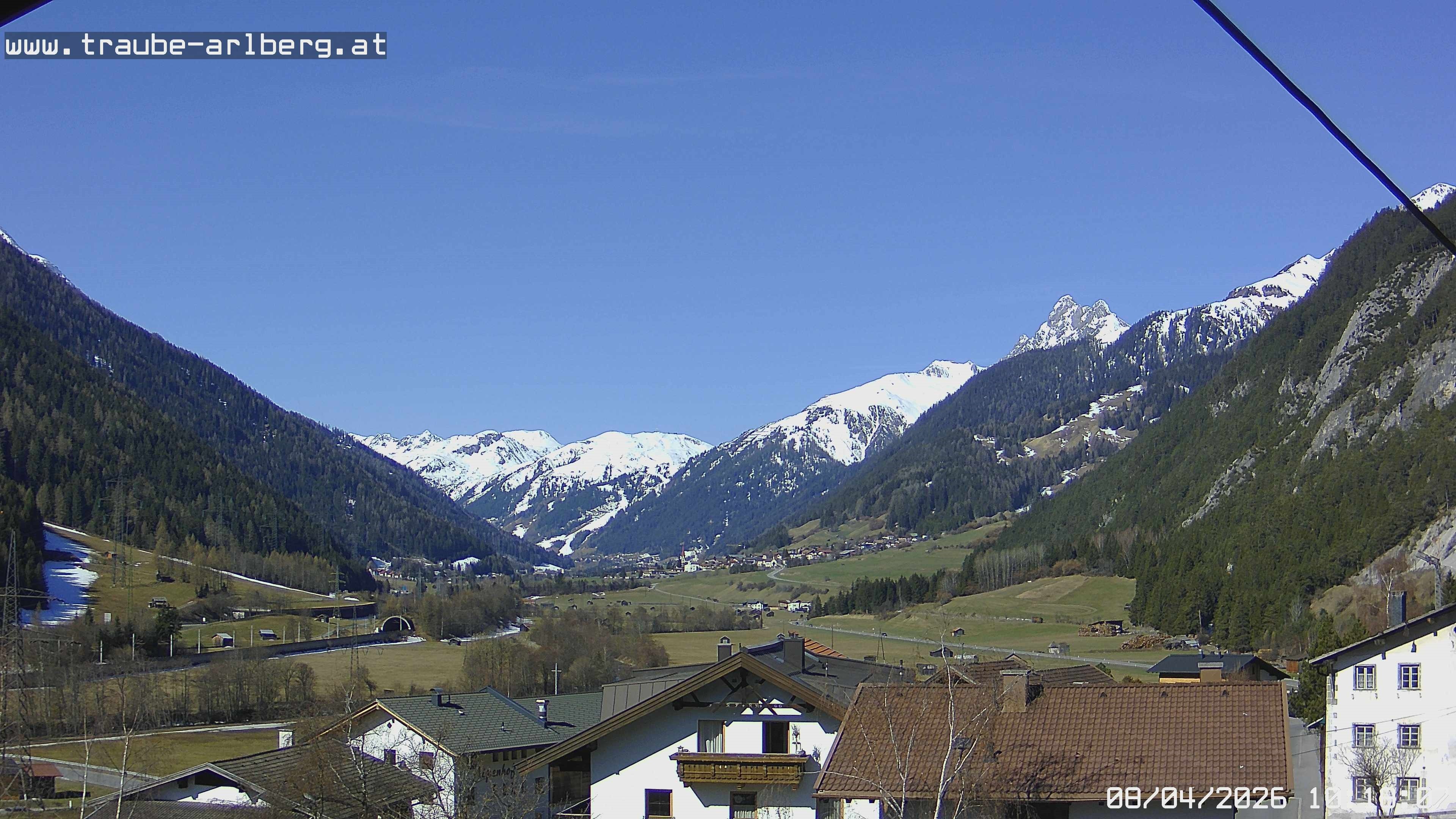 Archived image Webcam guesthouse "Traube", Pettneu