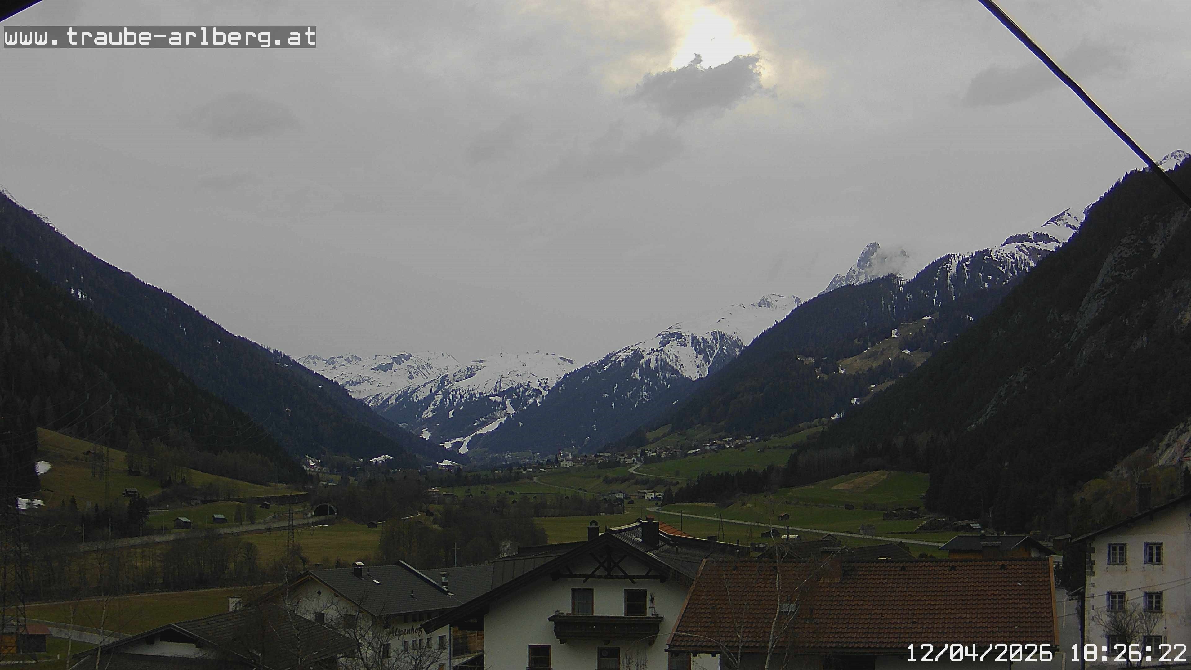 Archiv Foto Webcam Pettneu, Gasthof Traube