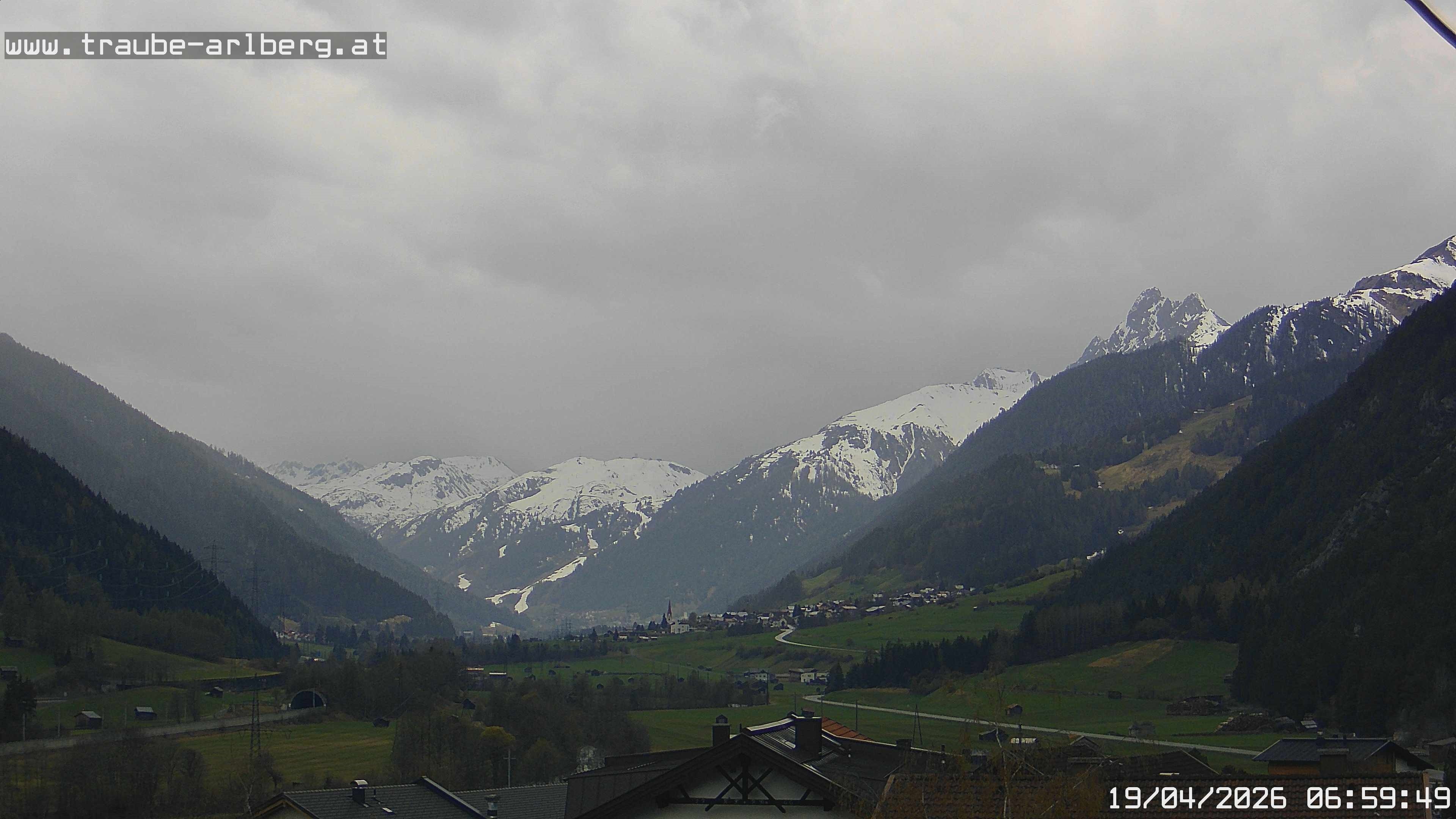 Archiv Foto Webcam Pettneu, Gasthof Traube