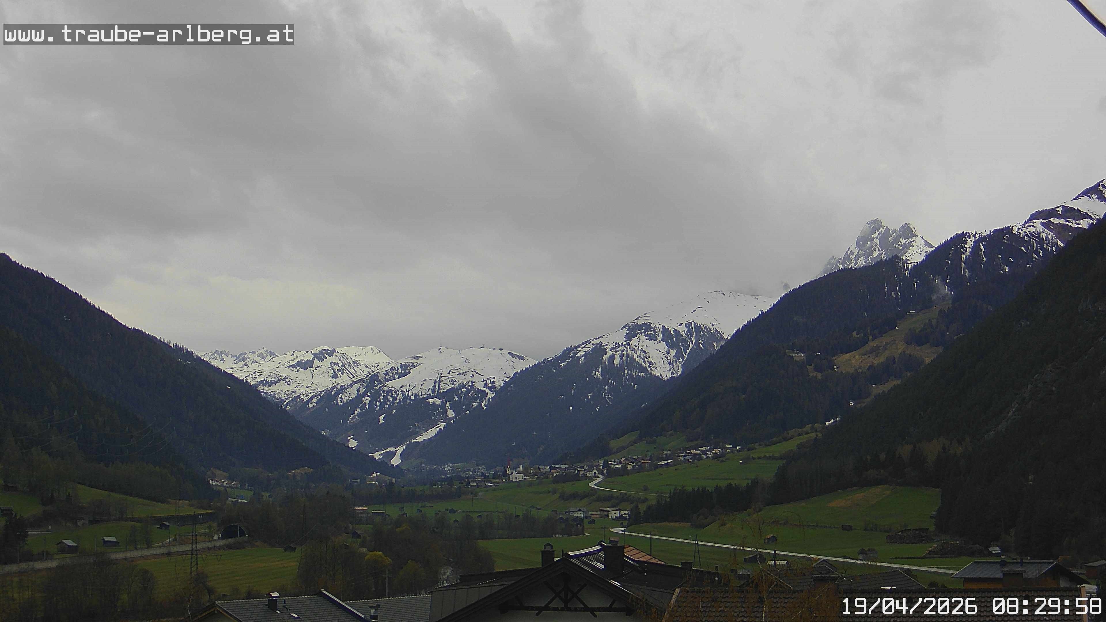 Archiv Foto Webcam Pettneu, Gasthof Traube