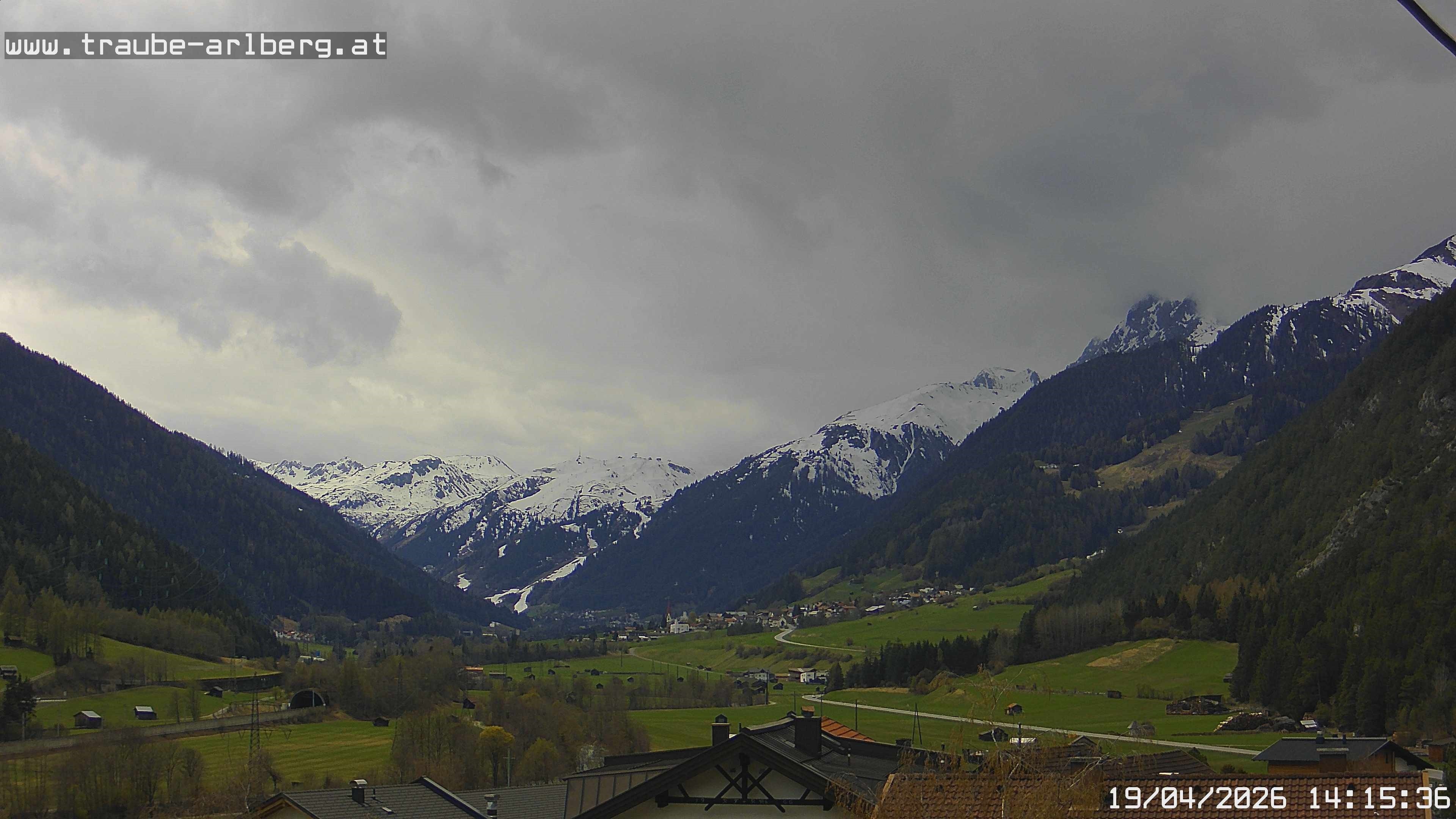 Archiv Foto Webcam Pettneu, Gasthof Traube
