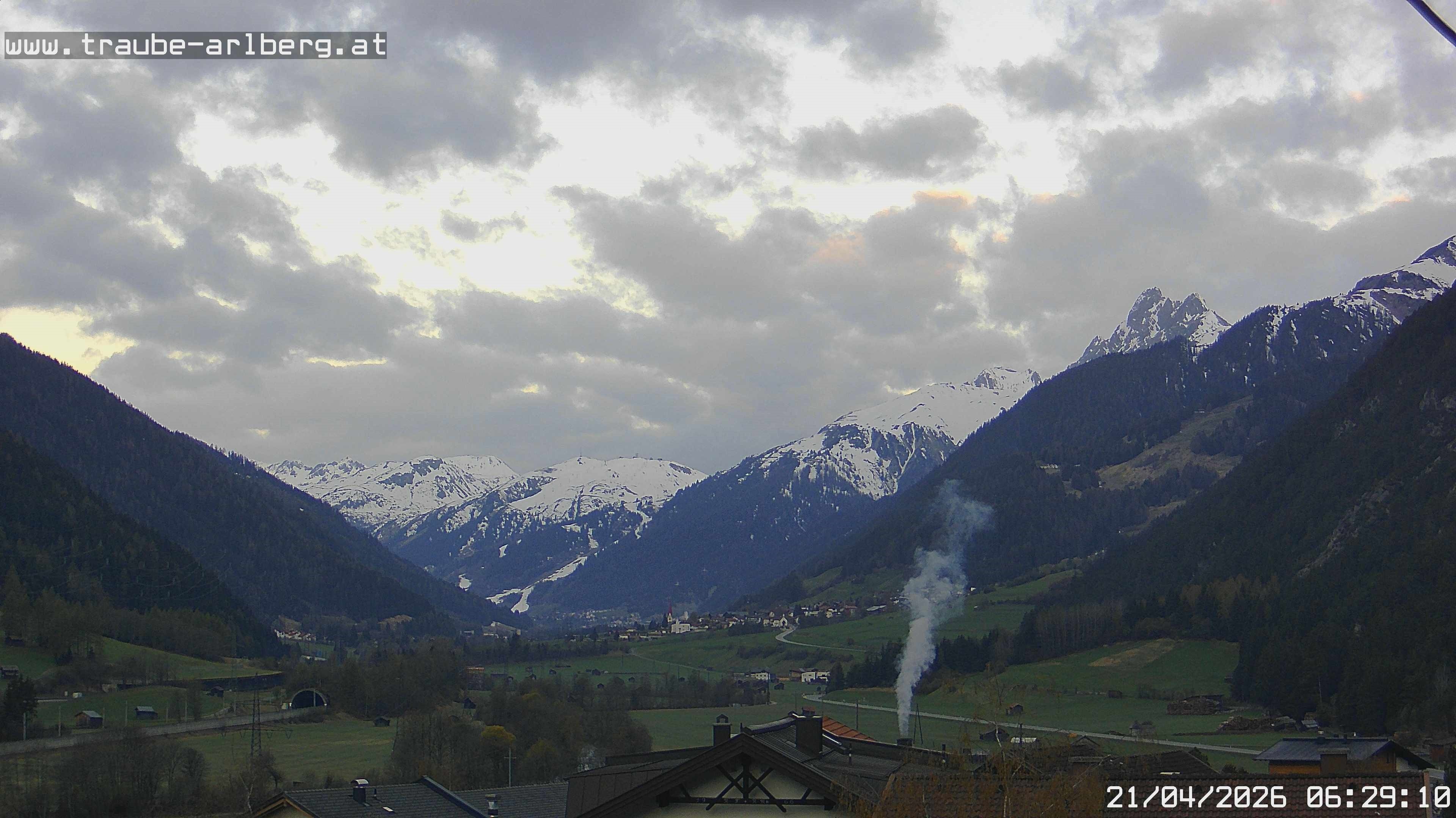 Archiv Foto Webcam Pettneu, Gasthof Traube