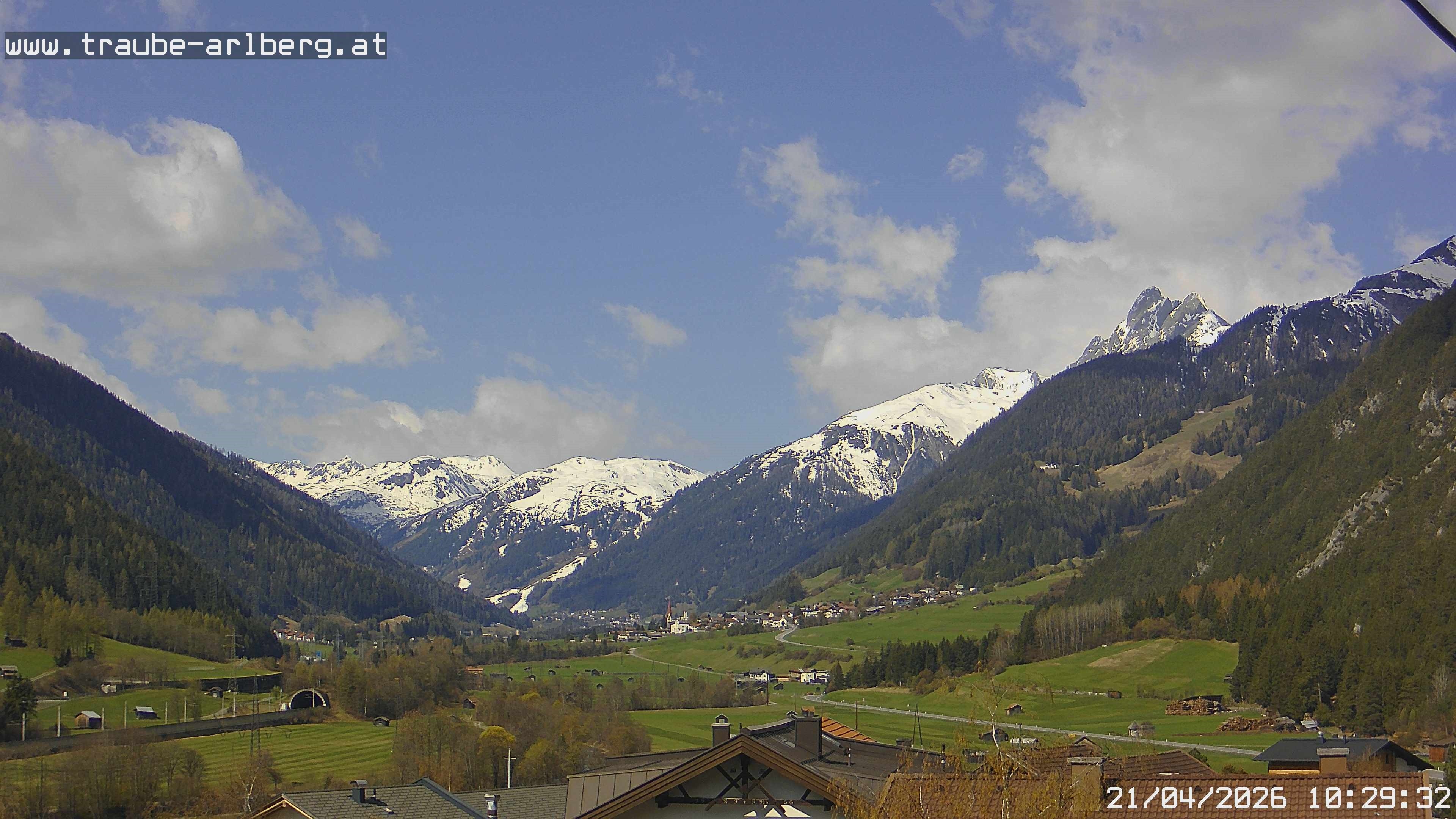 Archiv Foto Webcam Pettneu, Gasthof Traube