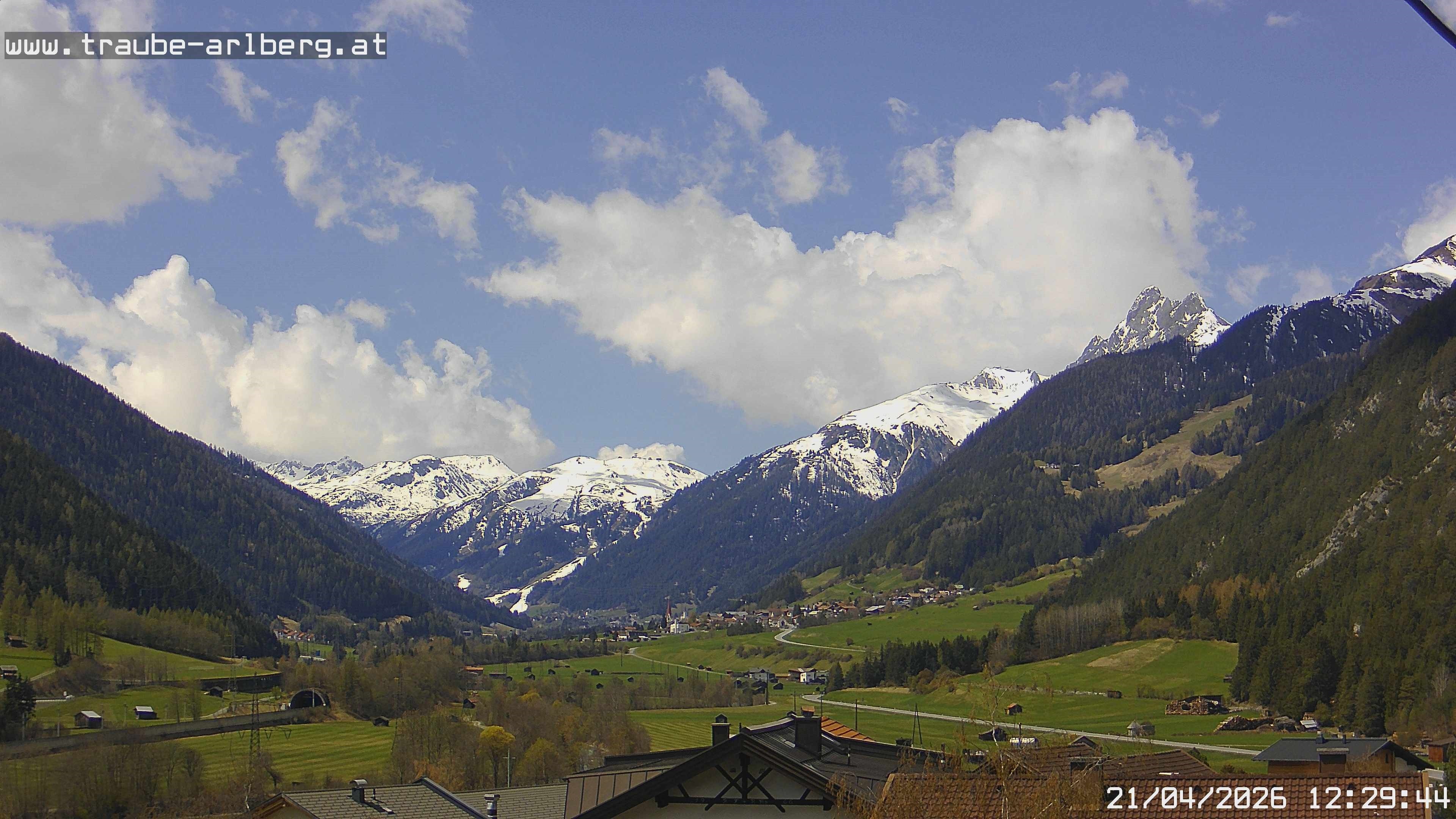 Archiv Foto Webcam Pettneu, Gasthof Traube