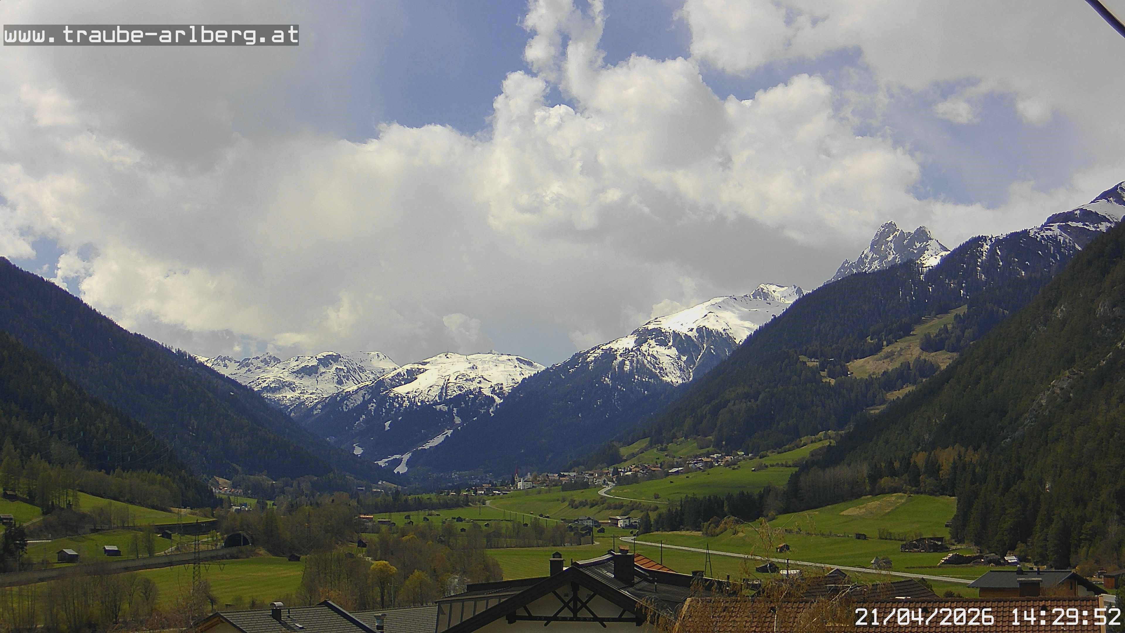 Archiv Foto Webcam Pettneu, Gasthof Traube