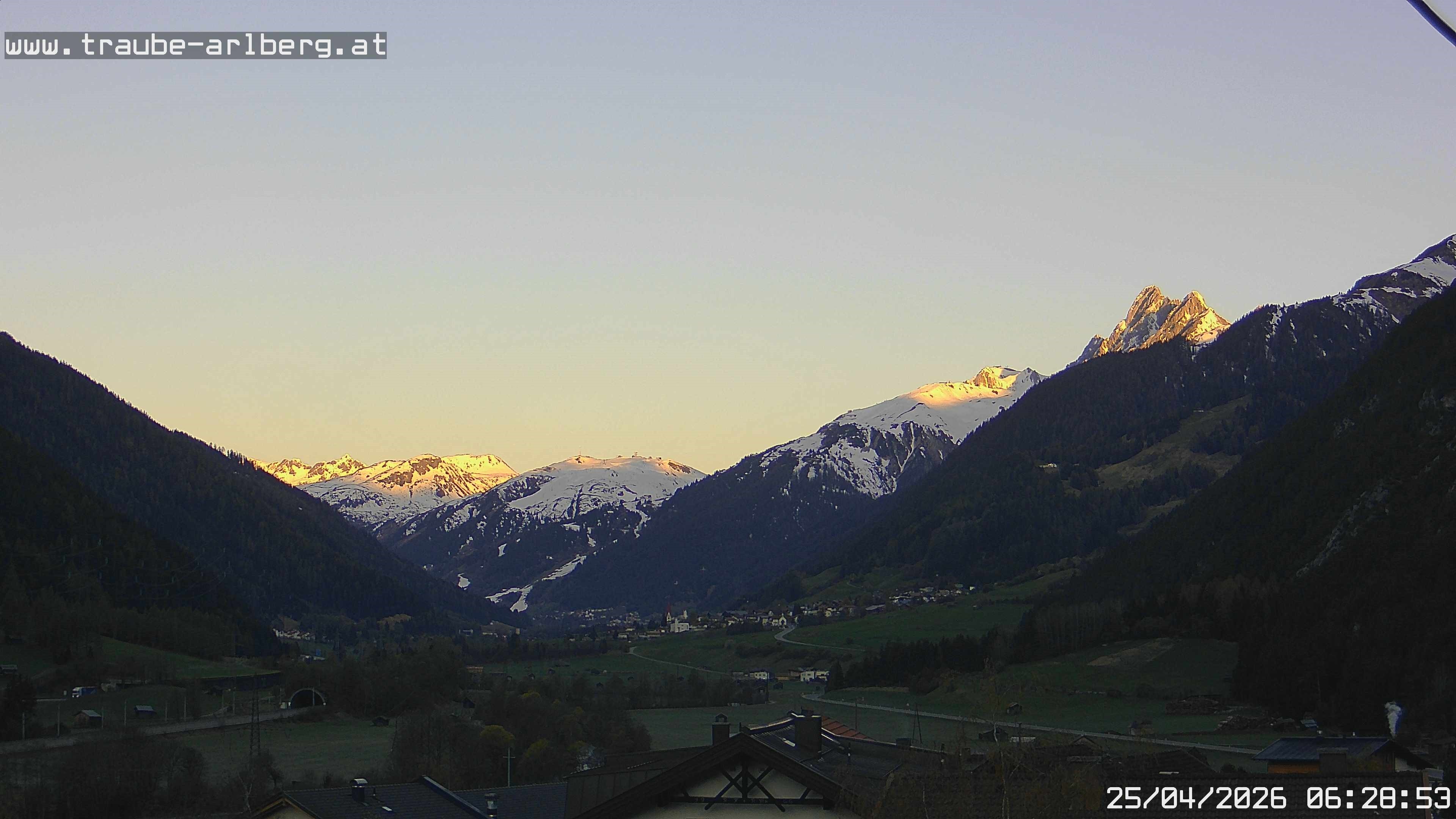 Archiv Foto Webcam Pettneu, Gasthof Traube