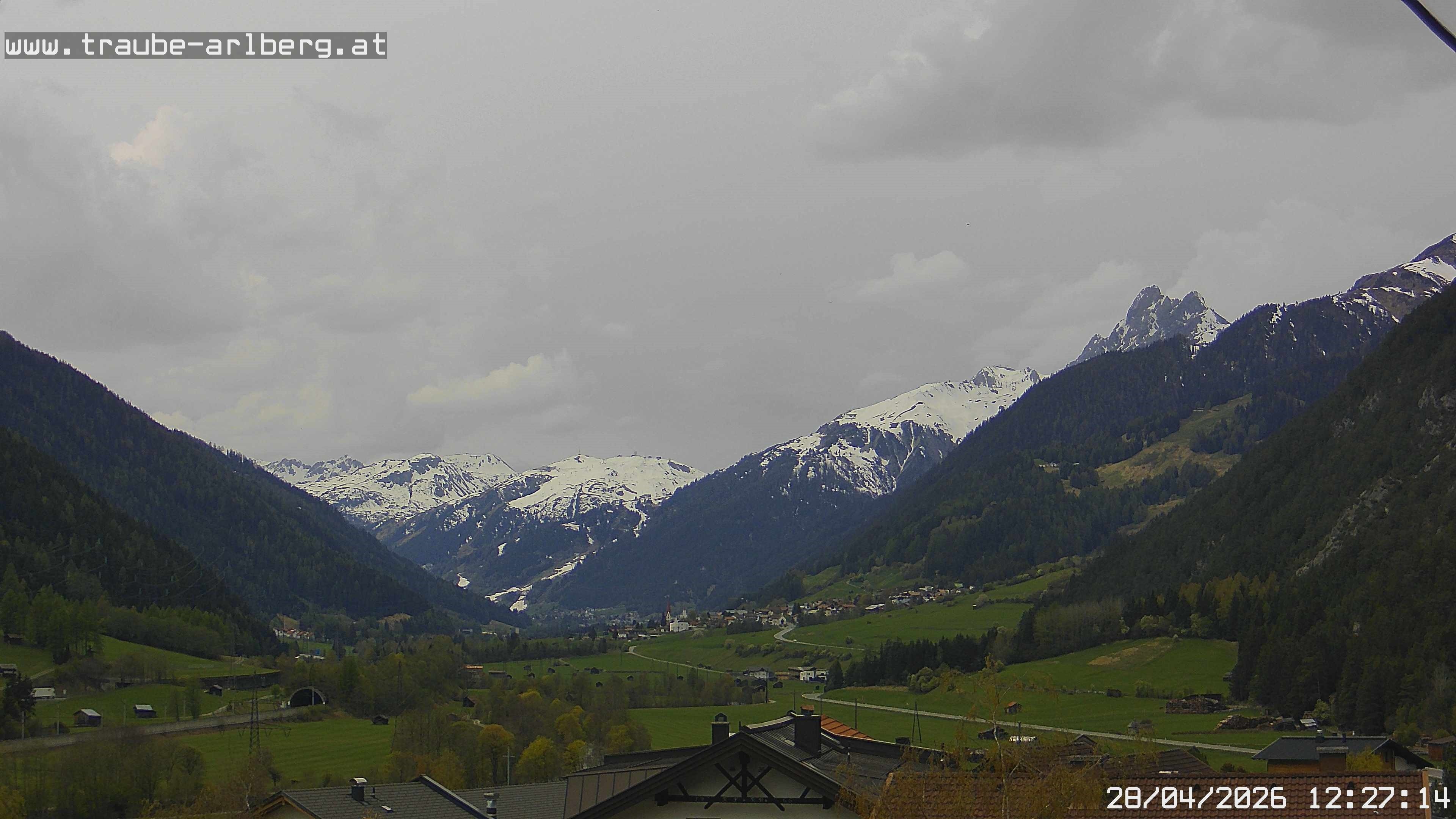 Archiv Foto Webcam Pettneu, Gasthof Traube