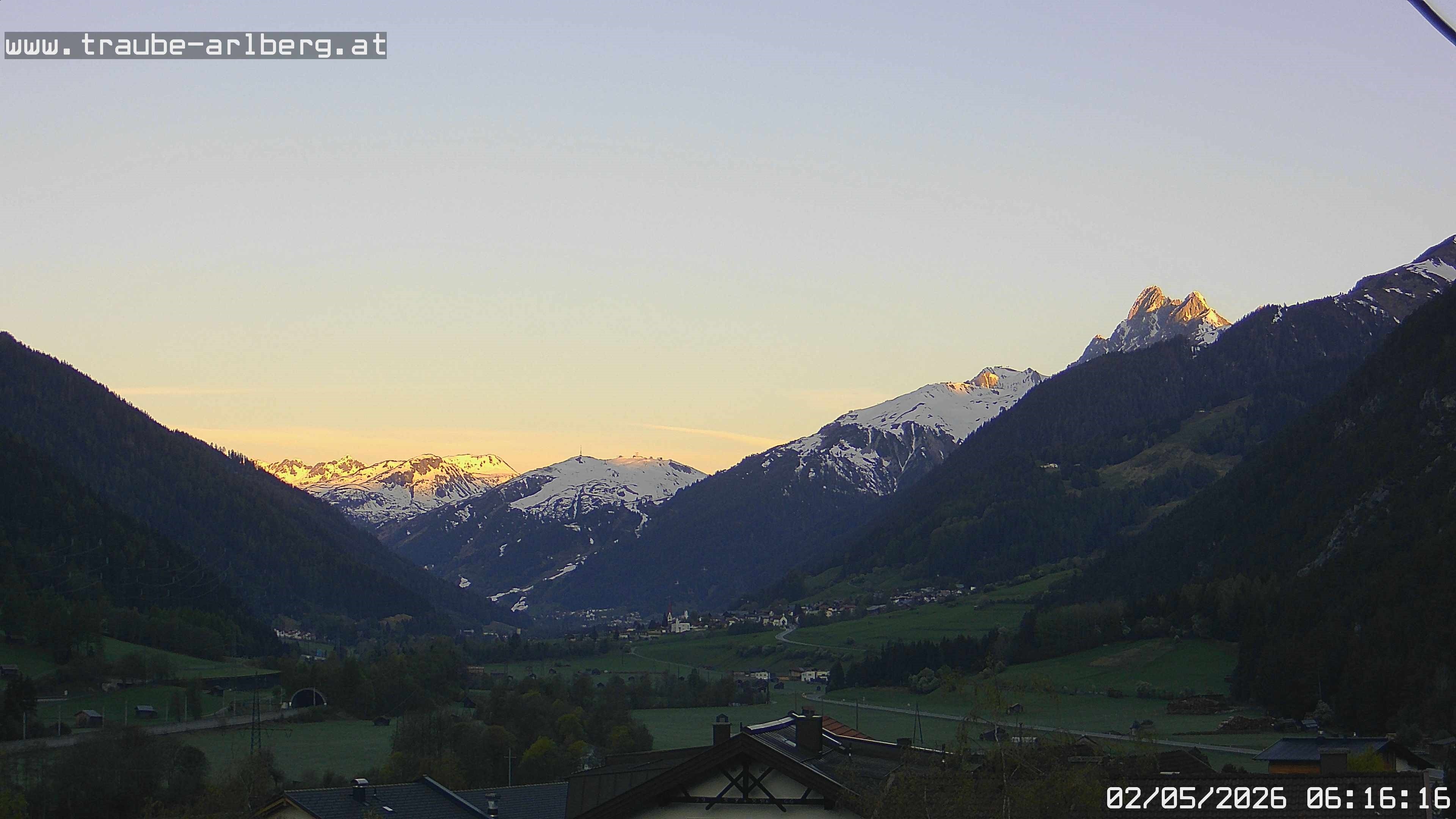 Archiv Foto Webcam Pettneu, Gasthof Traube