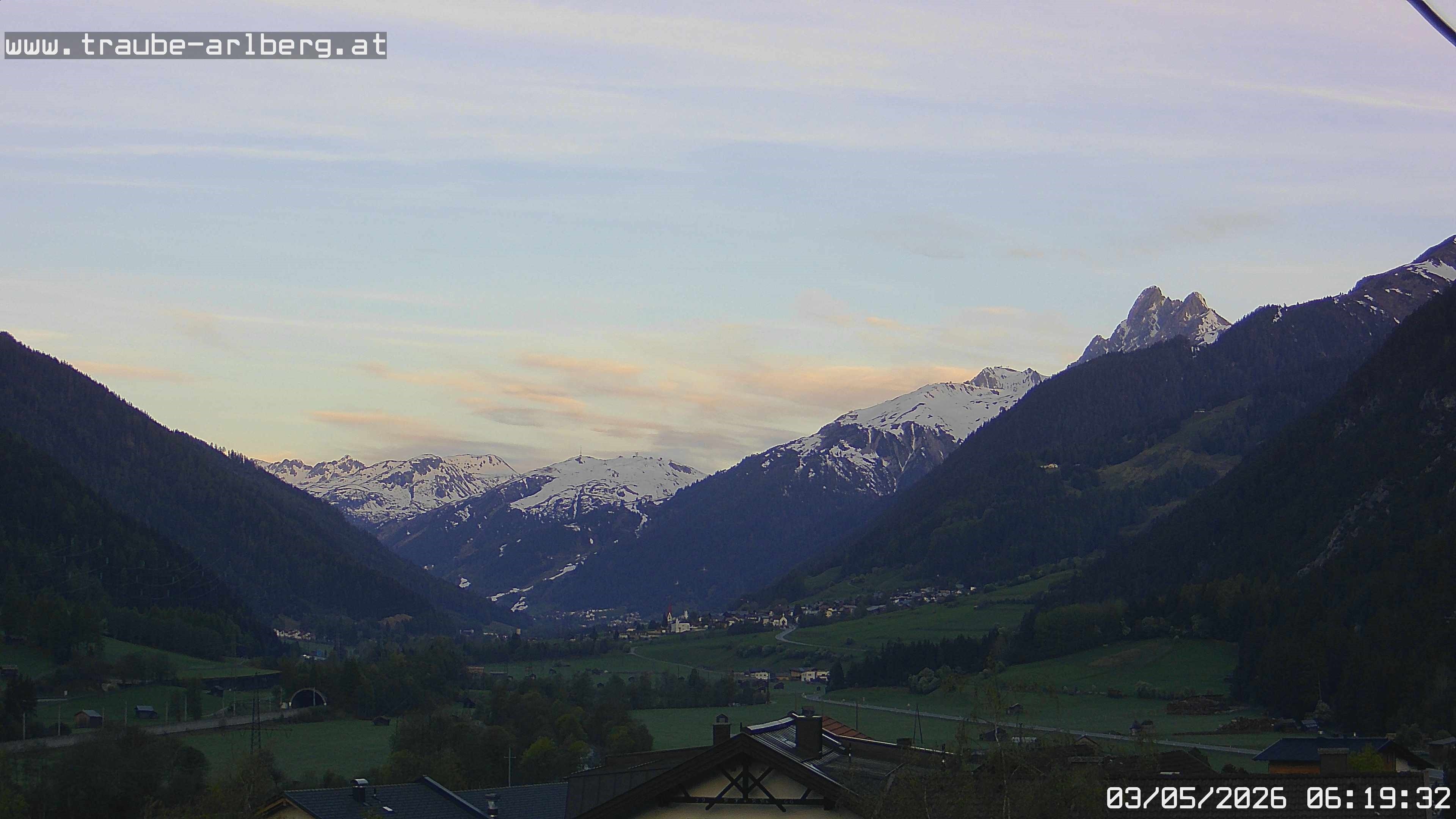 Archiv Foto Webcam Pettneu, Gasthof Traube