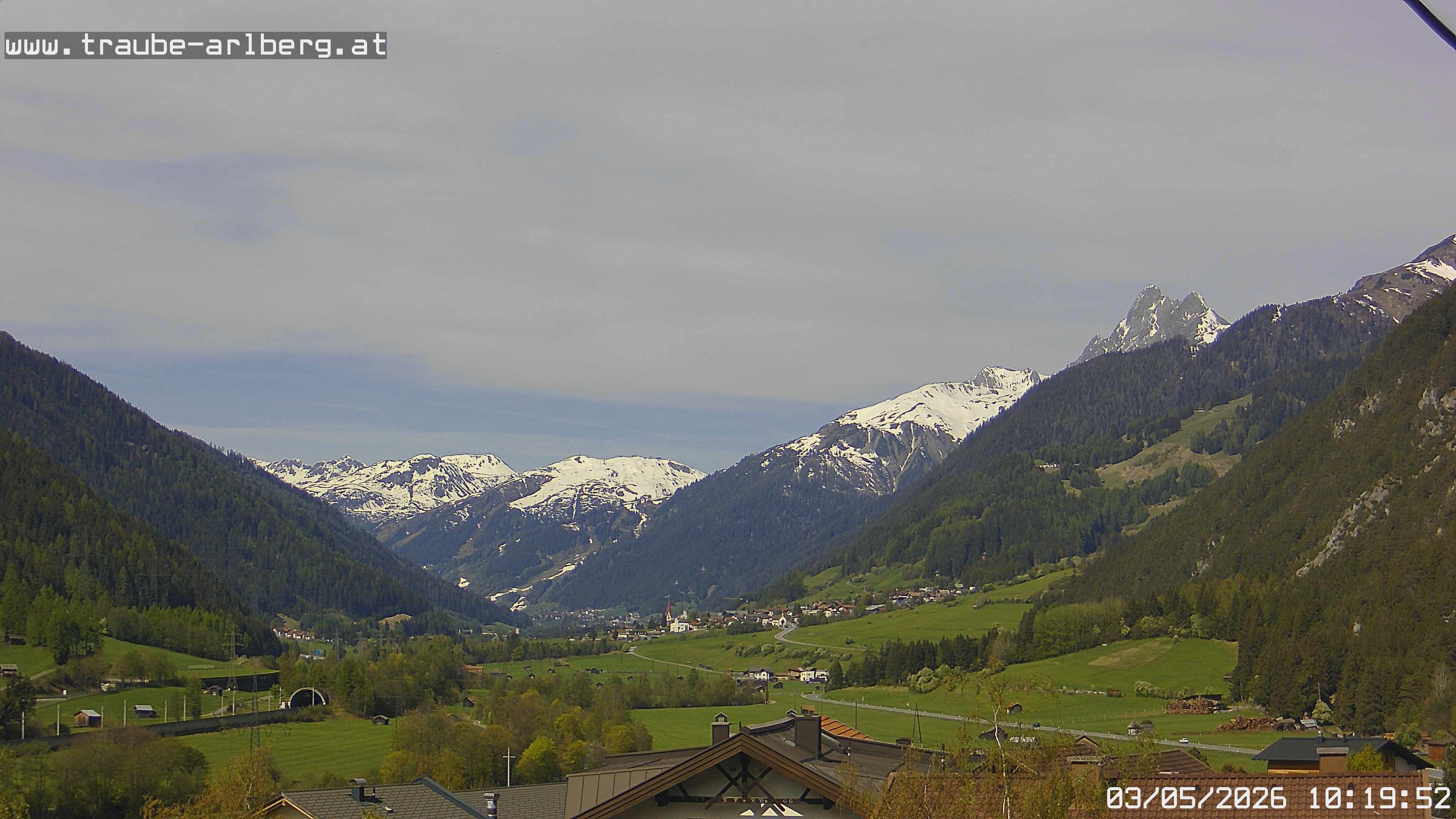 Archiv Foto Webcam Pettneu, Gasthof Traube