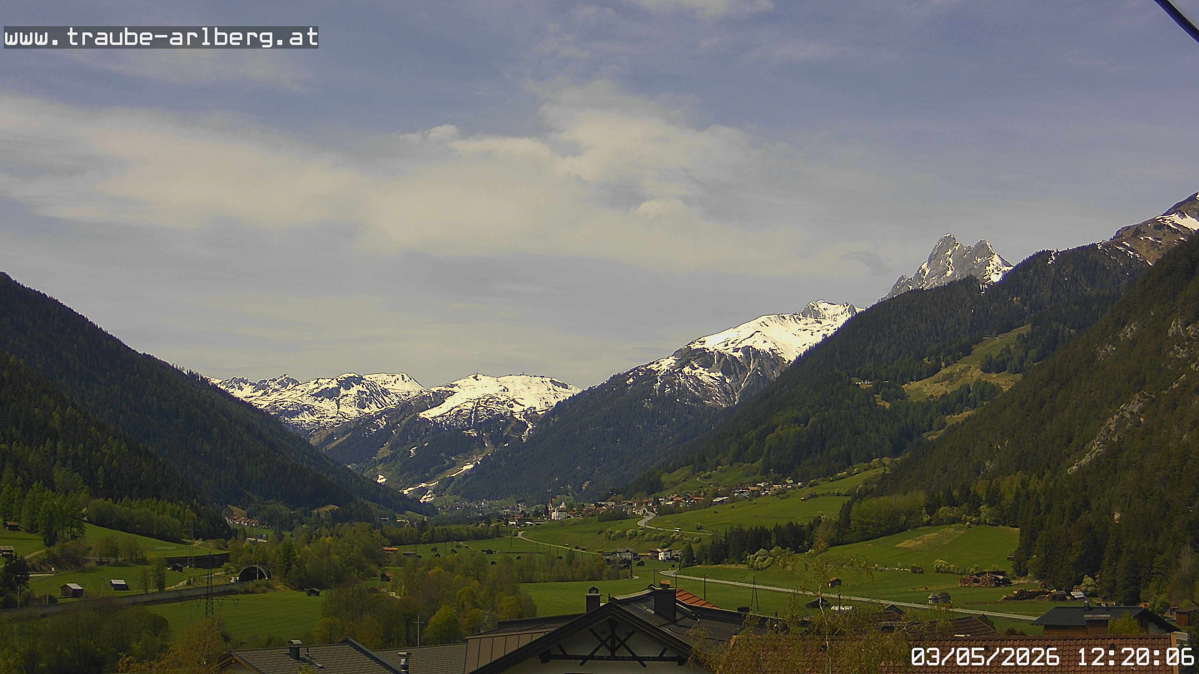 Archiv Foto Webcam Pettneu, Gasthof Traube
