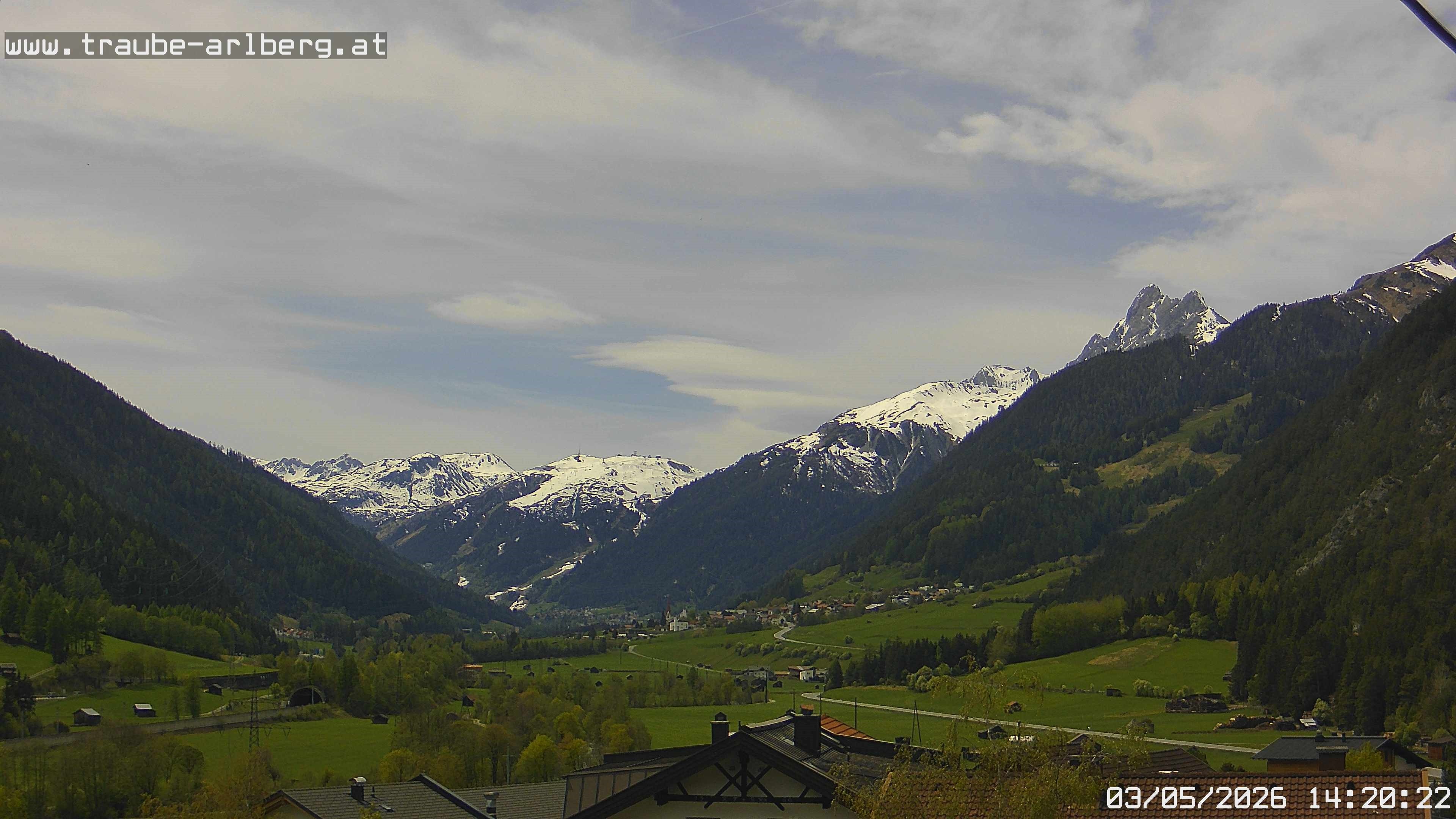 Archiv Foto Webcam Pettneu, Gasthof Traube