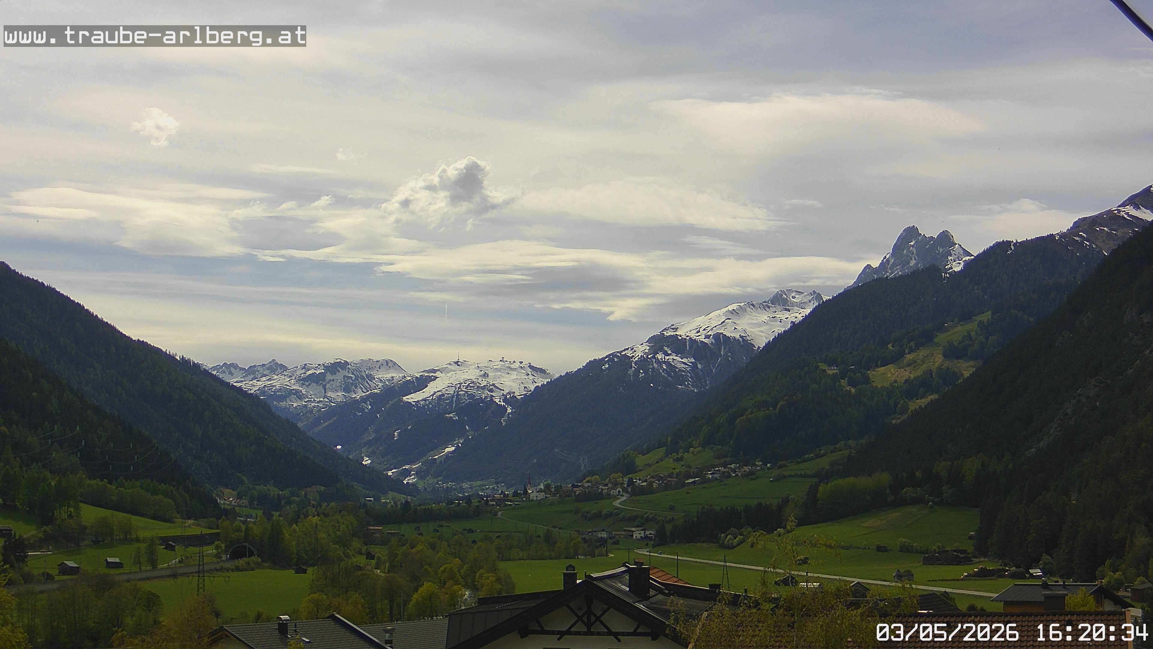 Archiv Foto Webcam Pettneu, Gasthof Traube