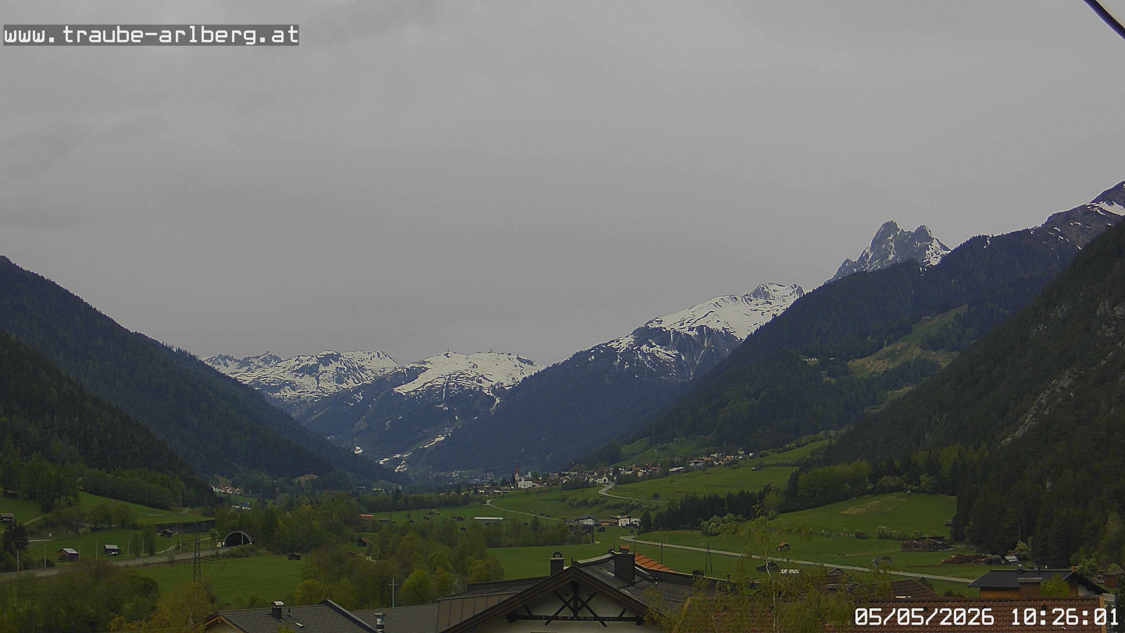 Archived image Webcam guesthouse "Traube", Pettneu