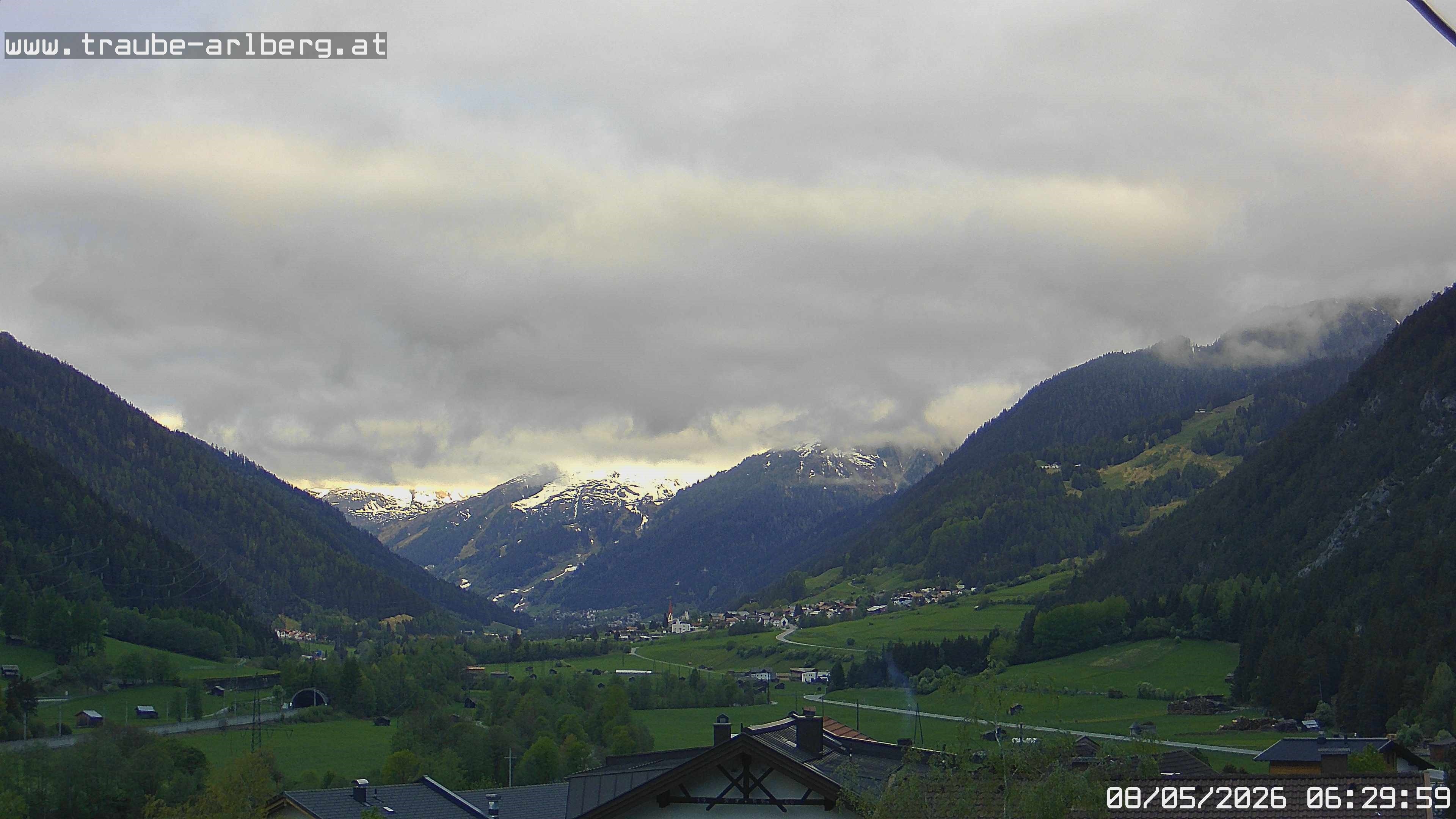 Archiv Foto Webcam Pettneu, Gasthof Traube