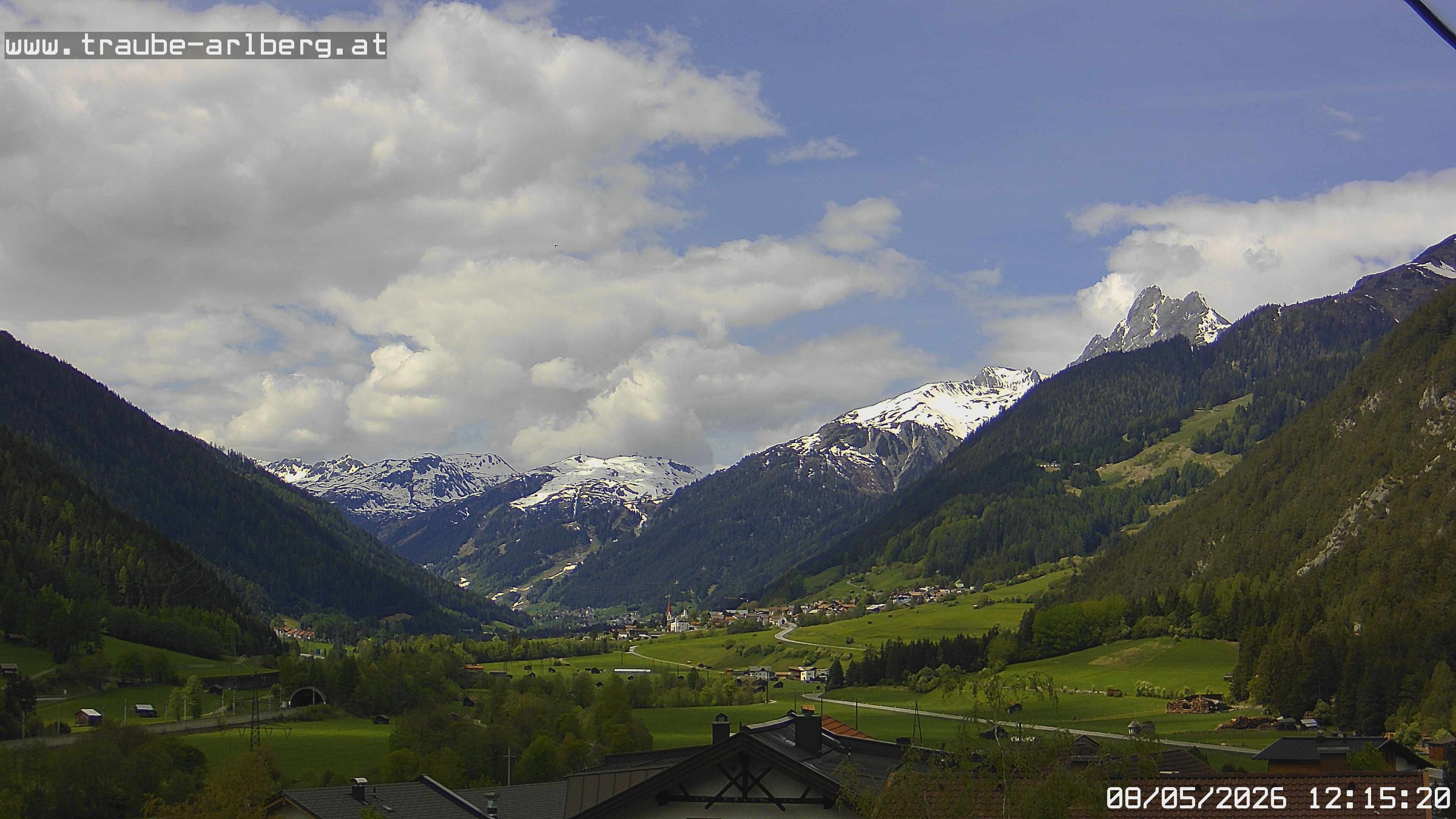 Archiv Foto Webcam Pettneu, Gasthof Traube