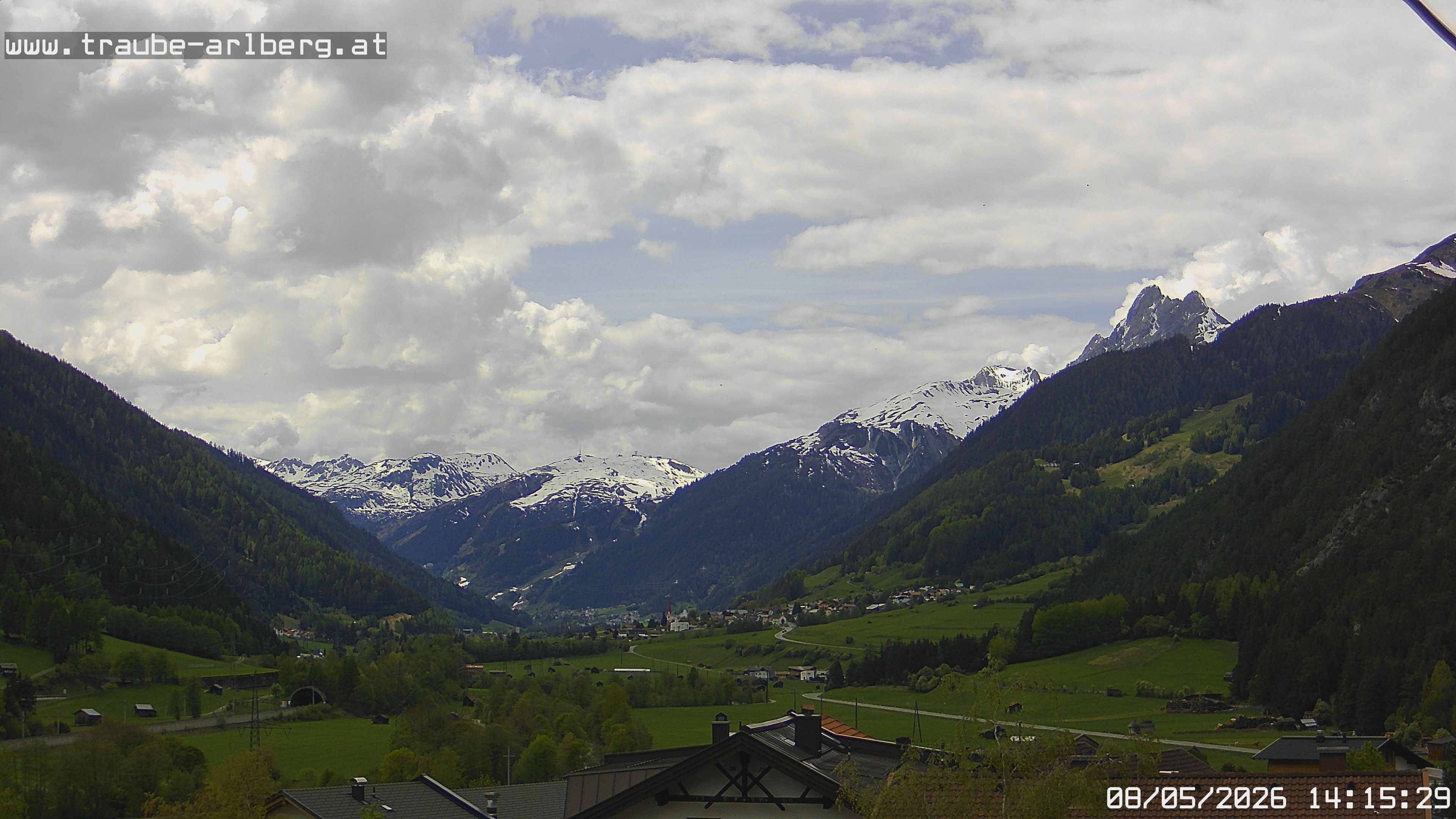 Archiv Foto Webcam Pettneu, Gasthof Traube