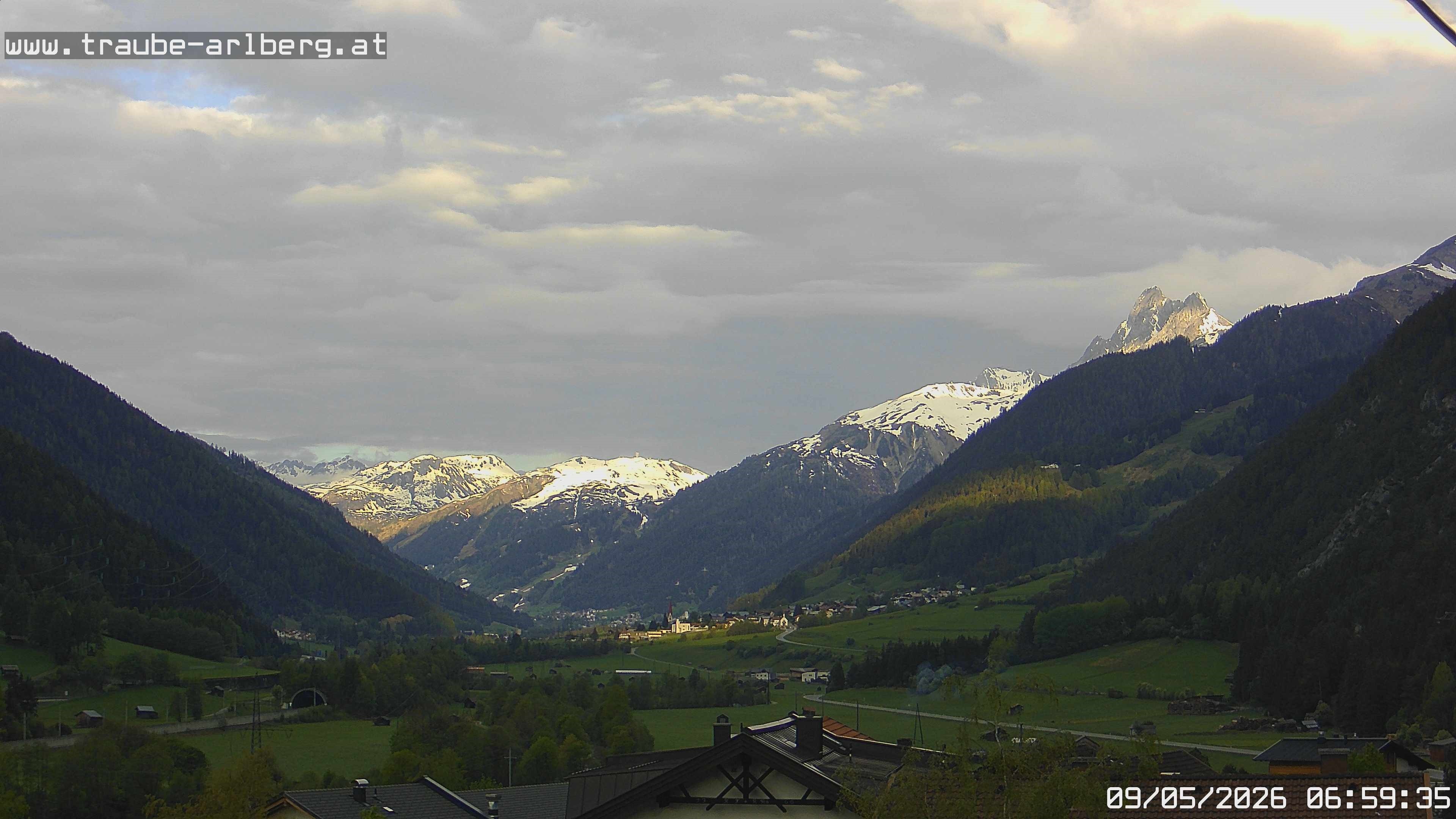 Archiv Foto Webcam Pettneu, Gasthof Traube