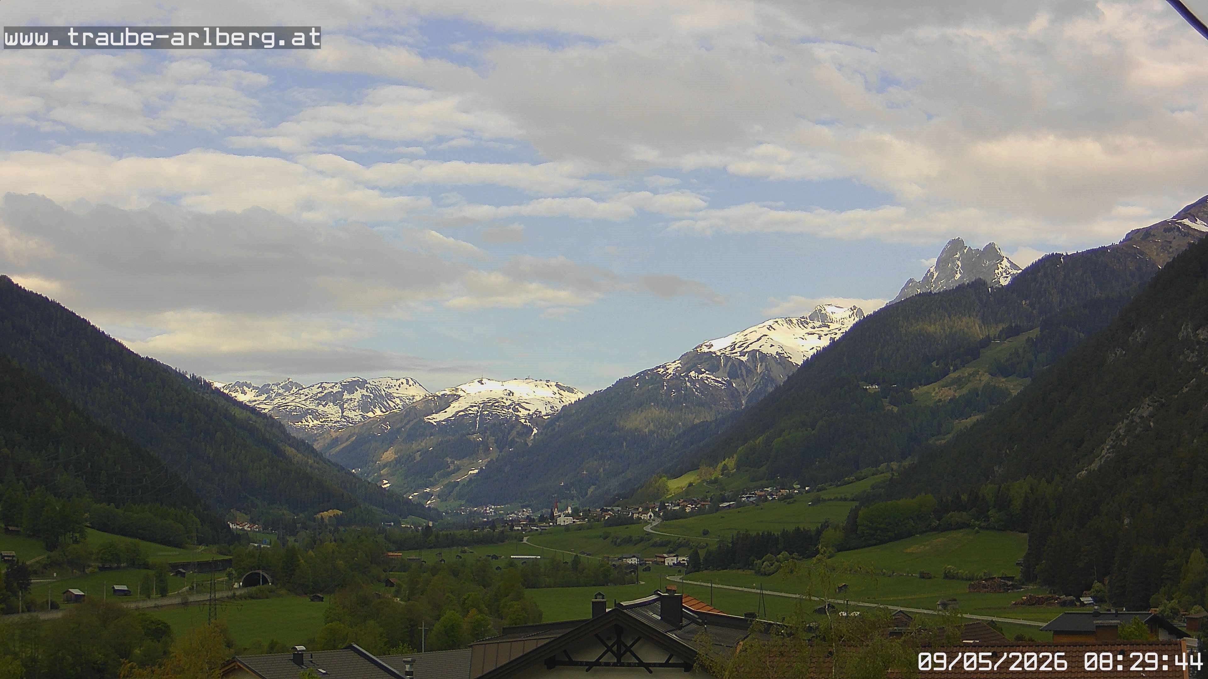 Archiv Foto Webcam Pettneu, Gasthof Traube