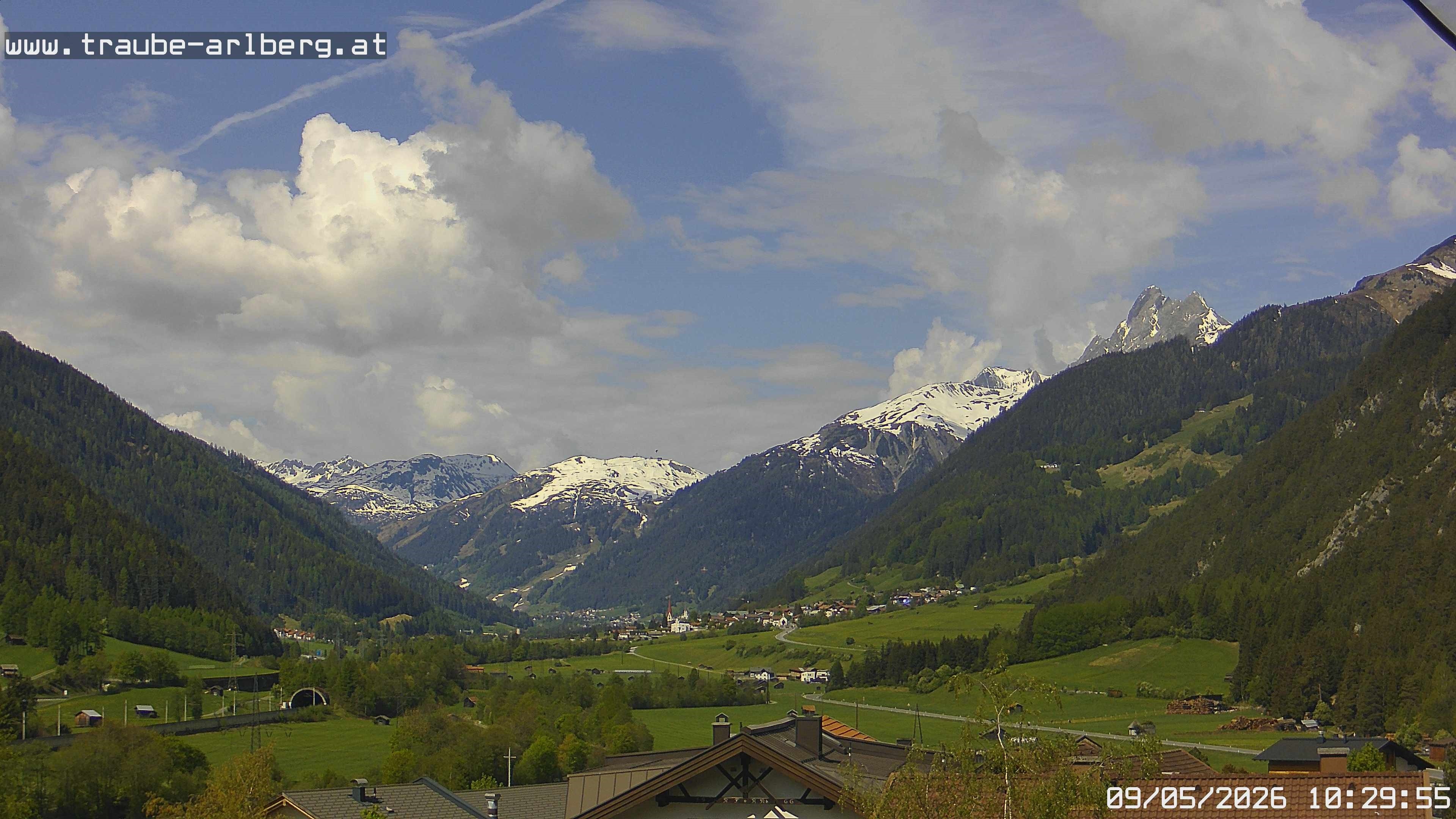 Archiv Foto Webcam Pettneu, Gasthof Traube