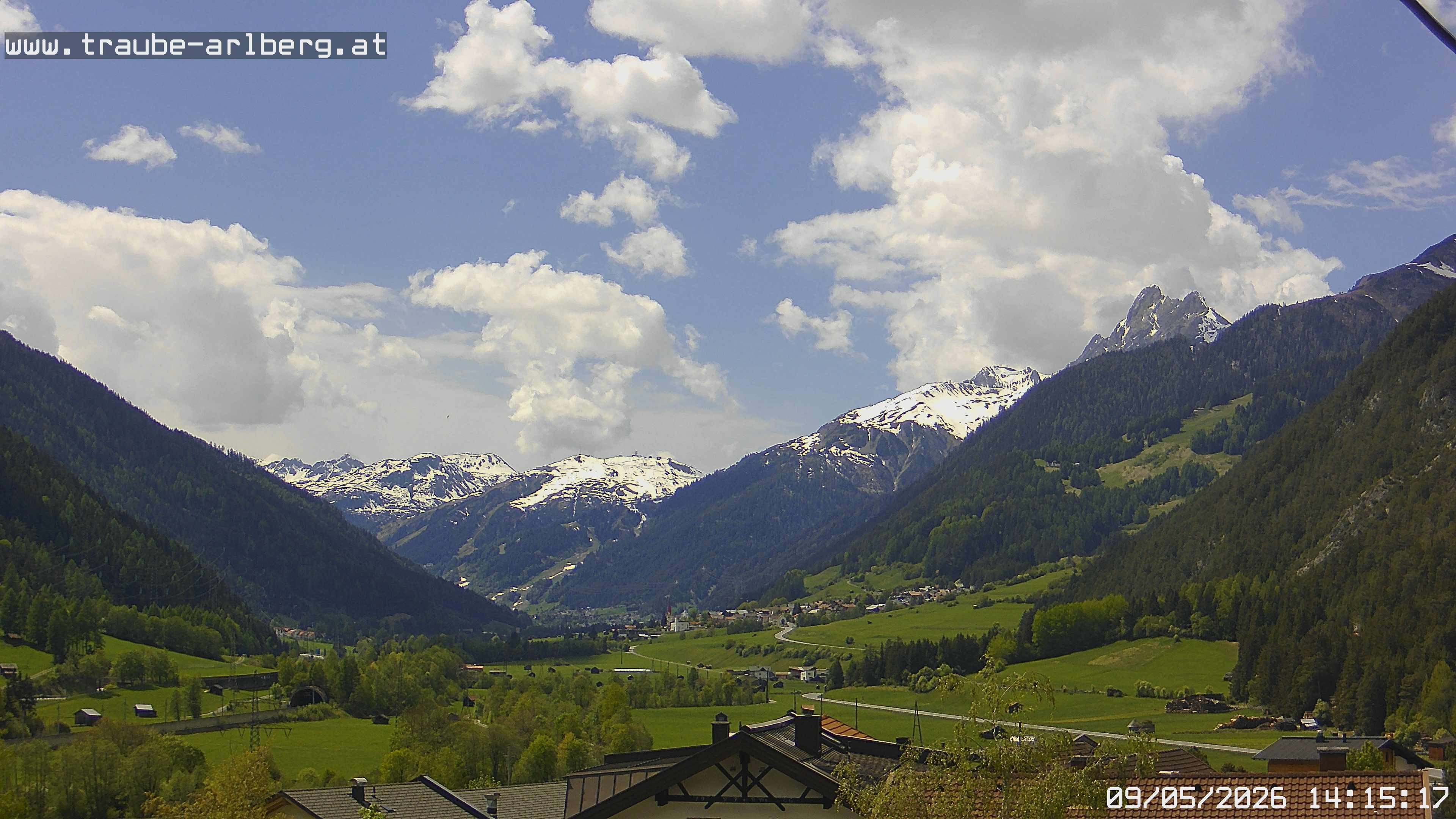 Archiv Foto Webcam Pettneu, Gasthof Traube