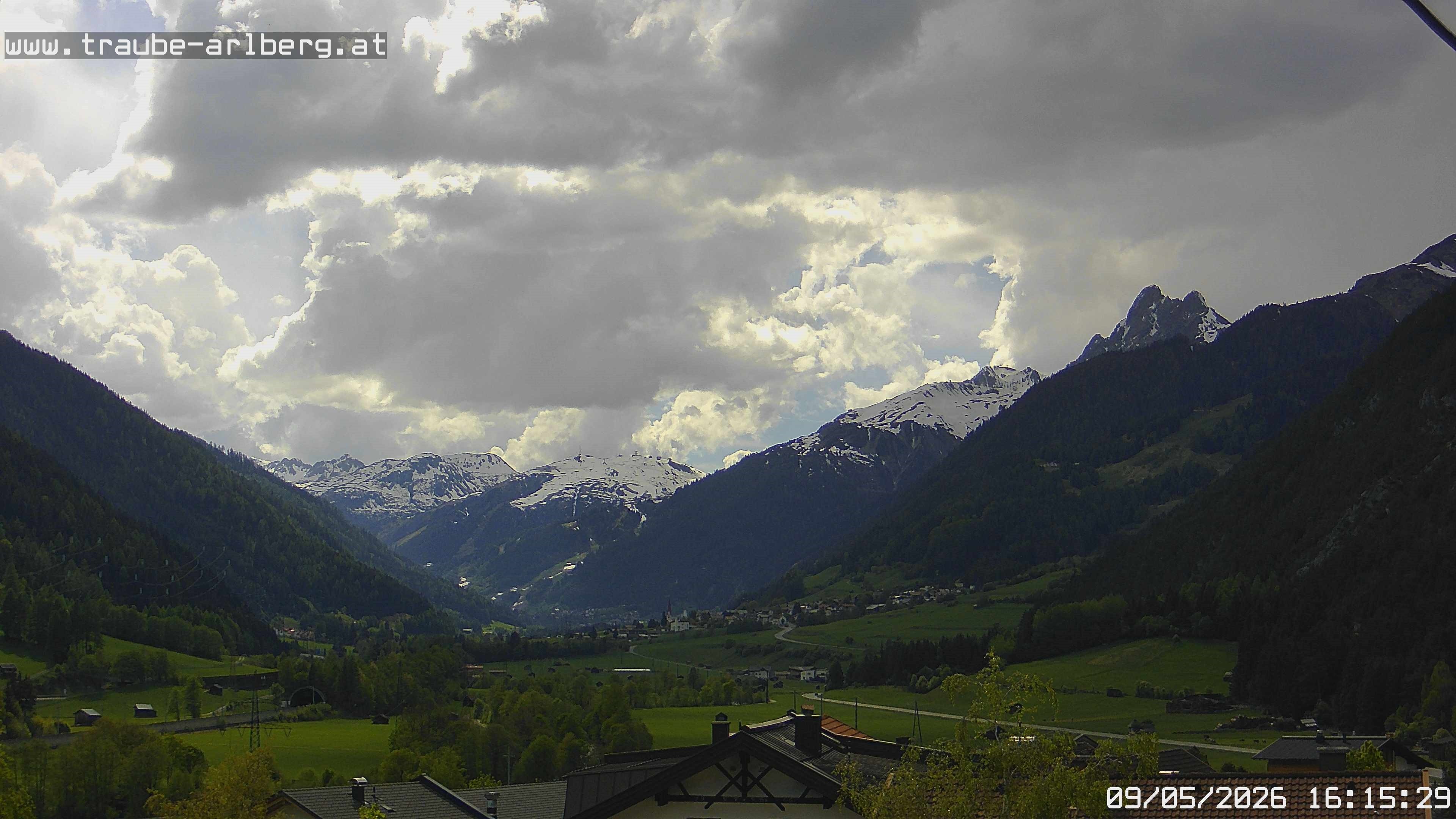 Archiv Foto Webcam Pettneu, Gasthof Traube