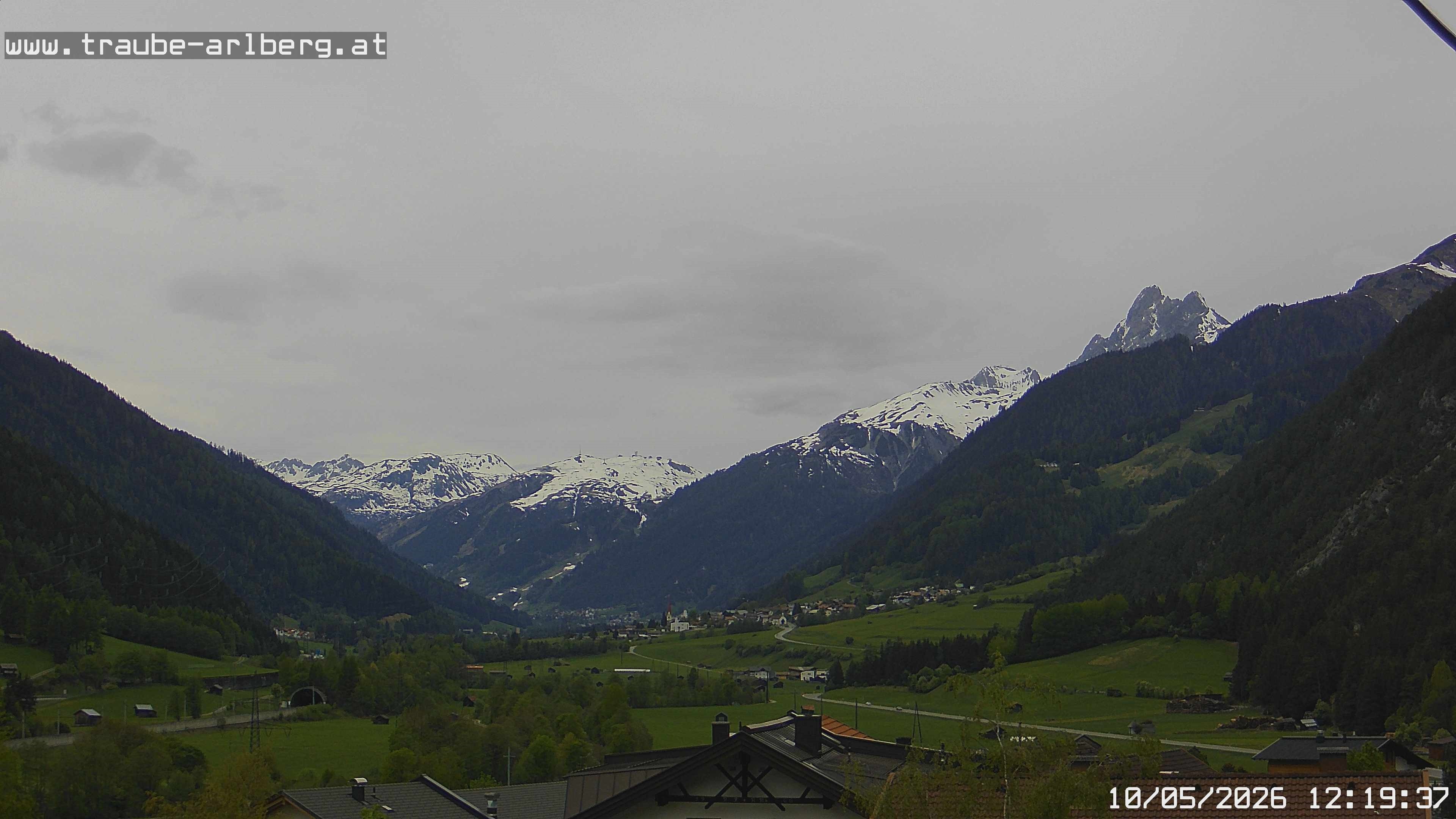 Archiv Foto Webcam Pettneu, Gasthof Traube