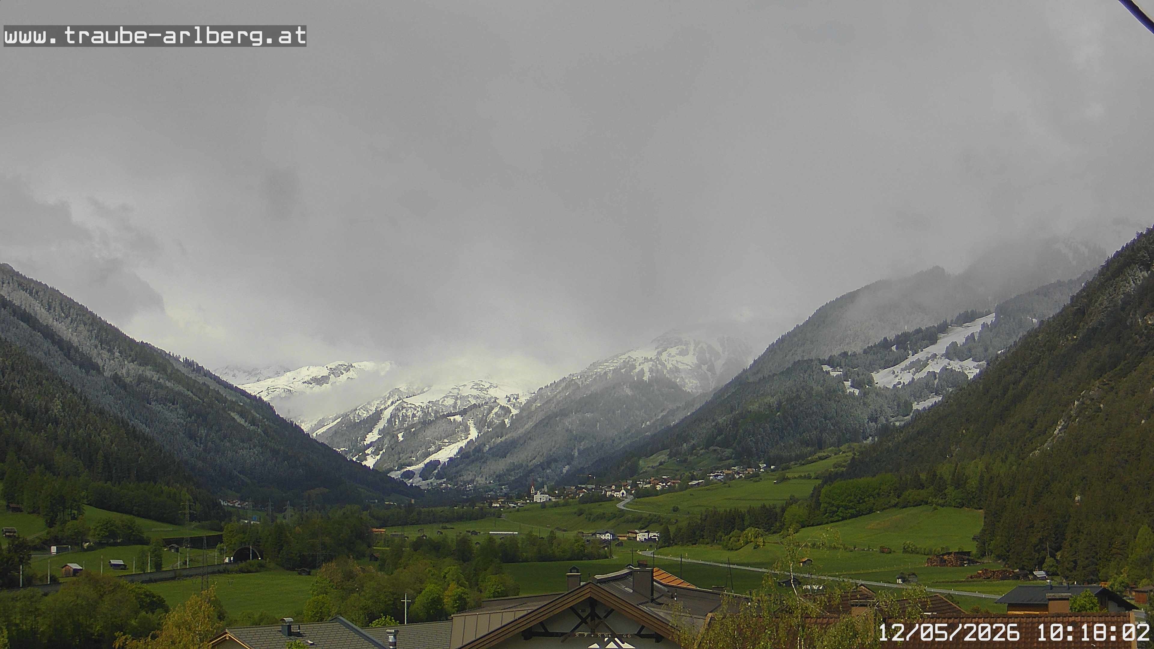 Archiv Foto Webcam Pettneu, Gasthof Traube