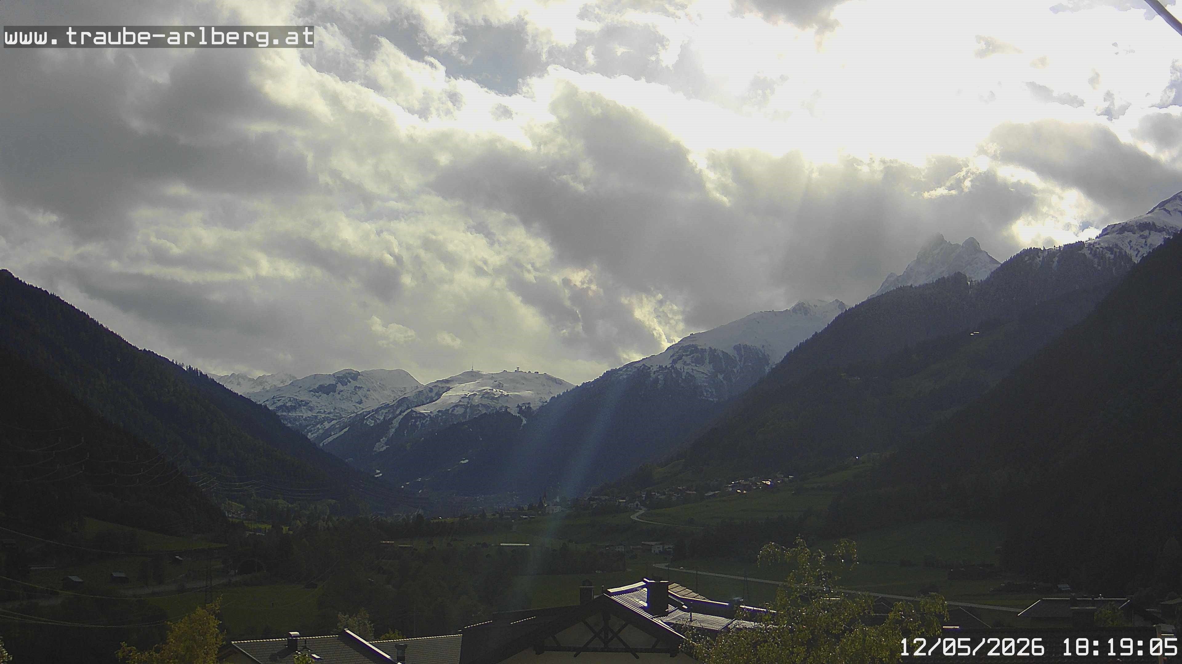 Archiv Foto Webcam Pettneu, Gasthof Traube