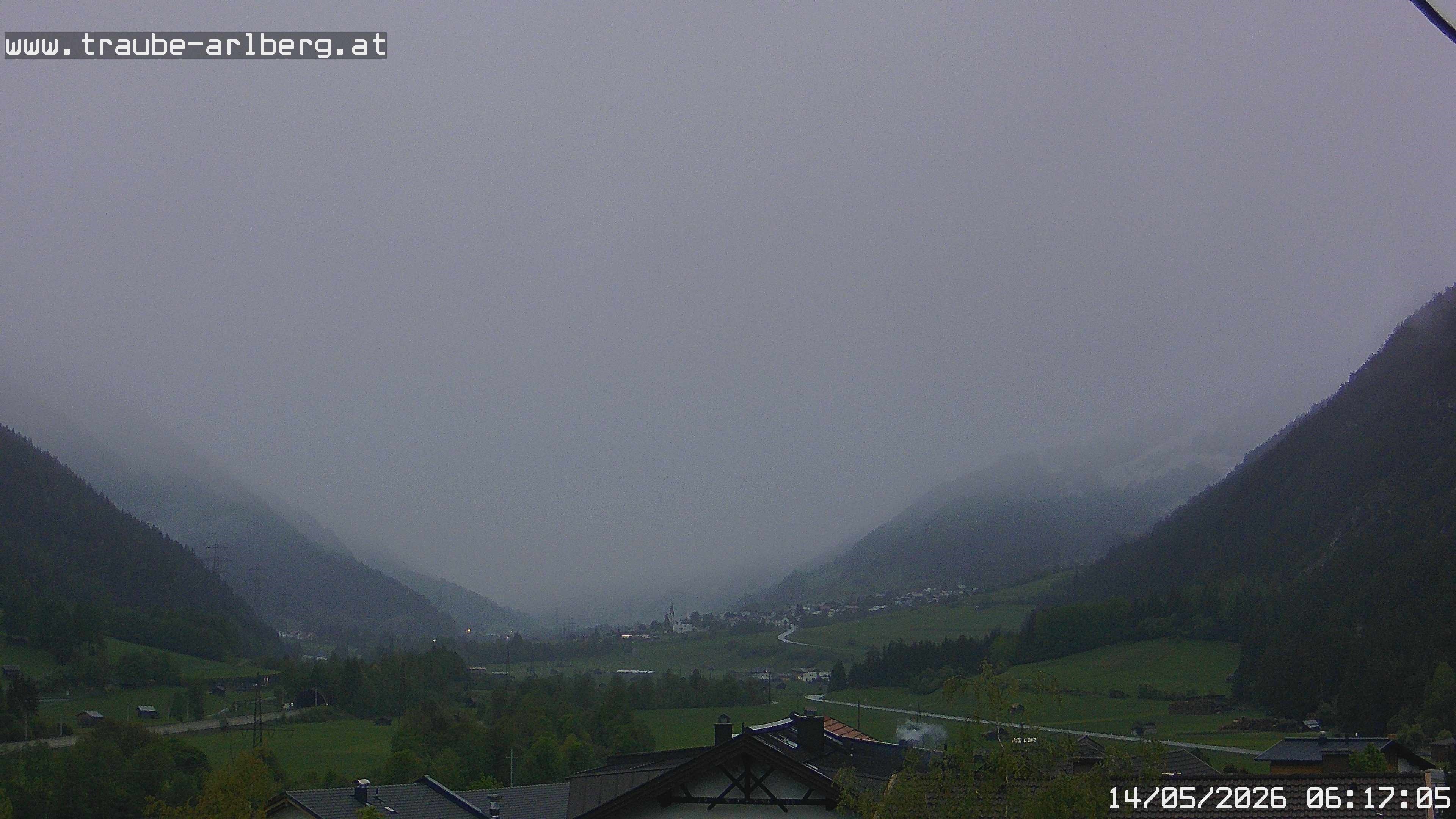 Archived image Webcam guesthouse "Traube", Pettneu