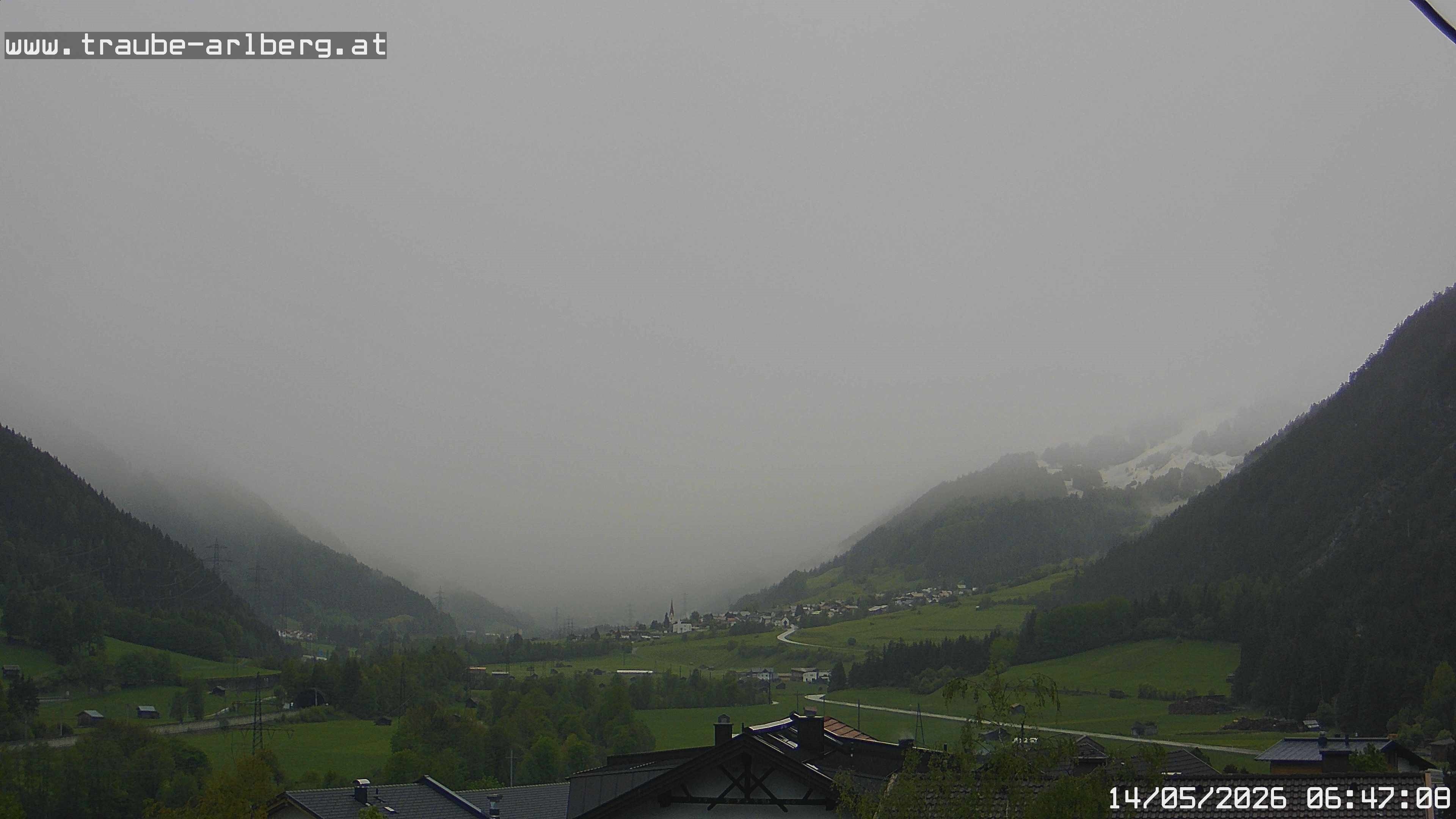 Archived image Webcam guesthouse "Traube", Pettneu