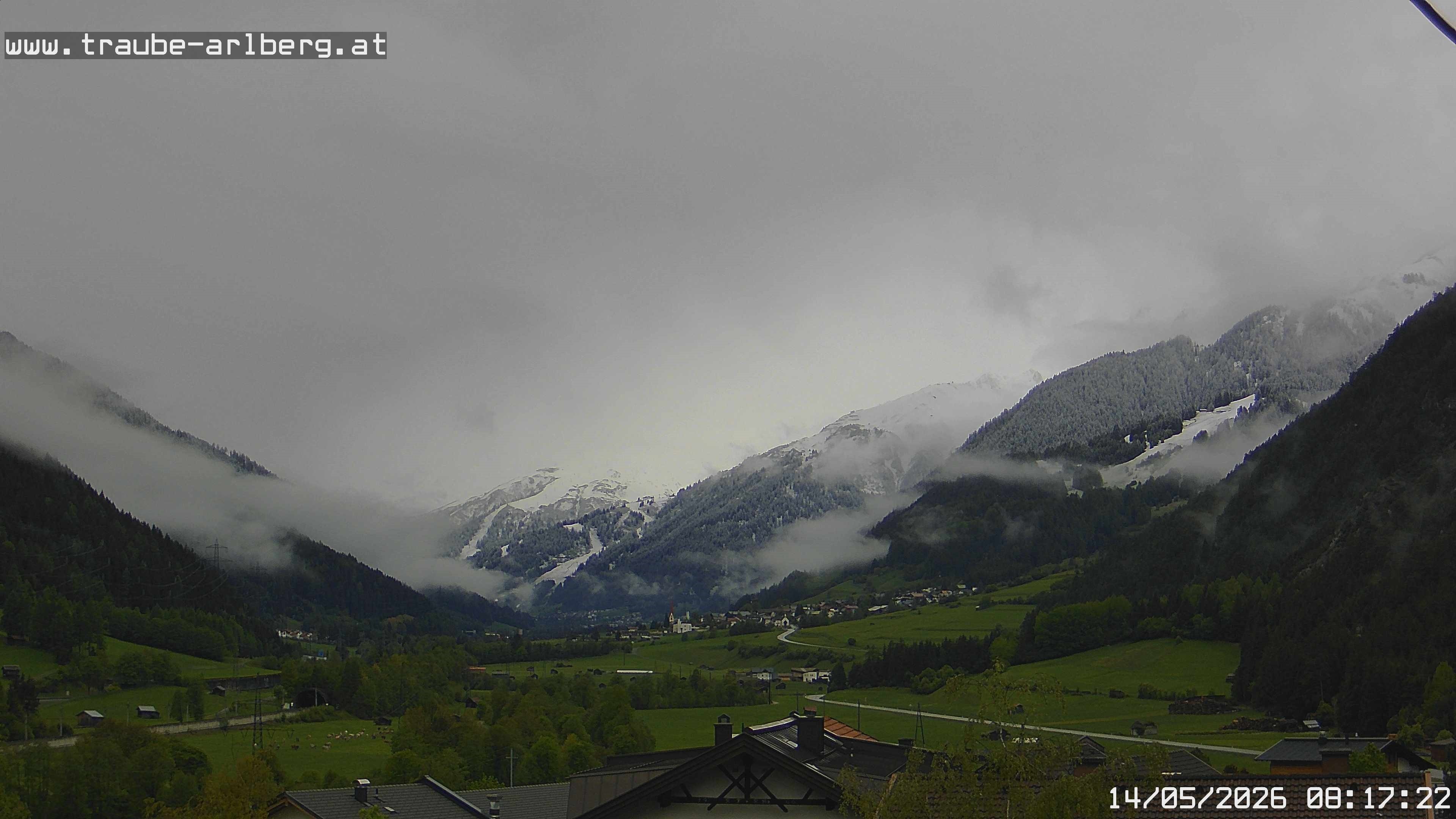 Archived image Webcam guesthouse "Traube", Pettneu