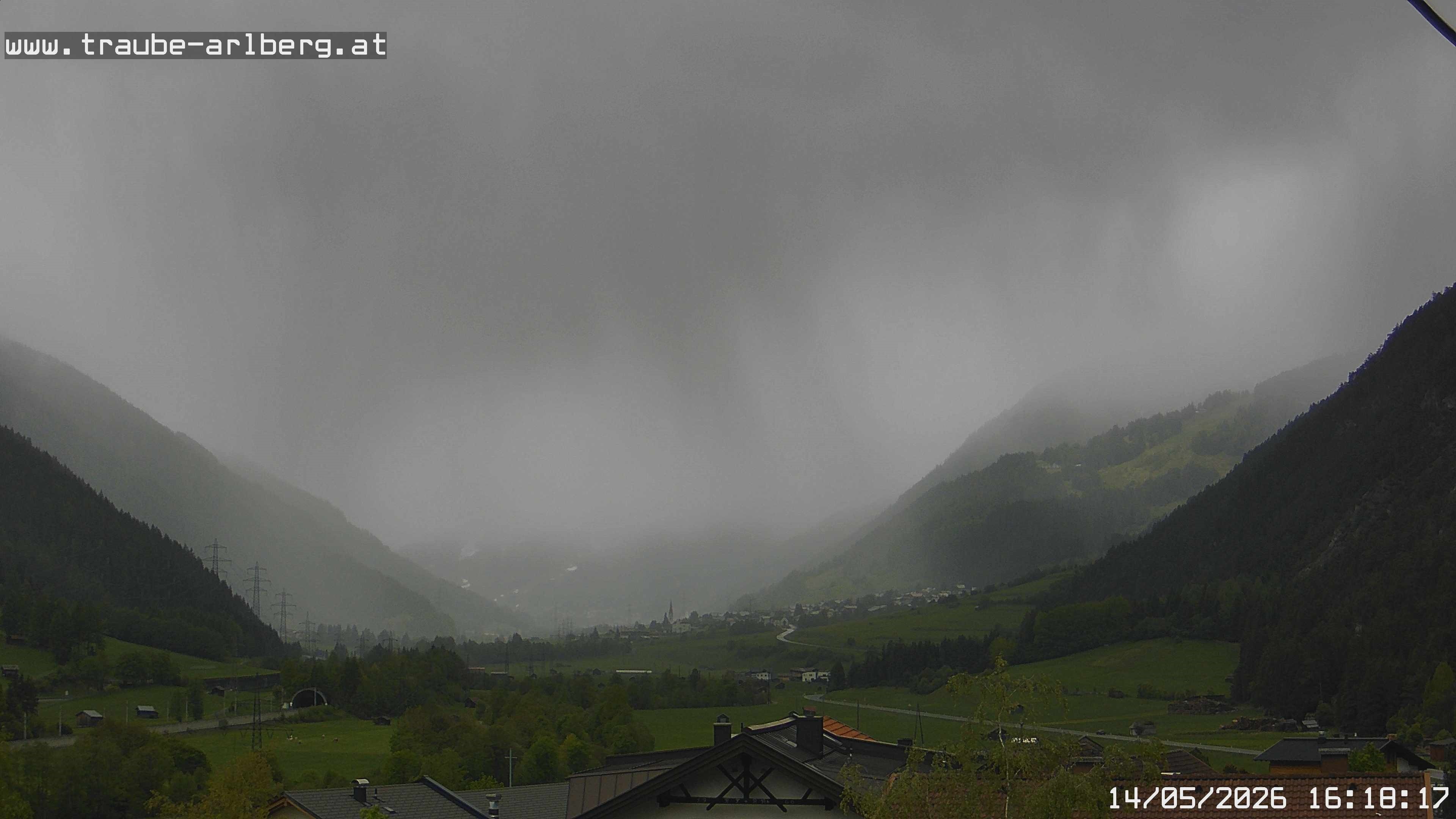 Archived image Webcam guesthouse "Traube", Pettneu