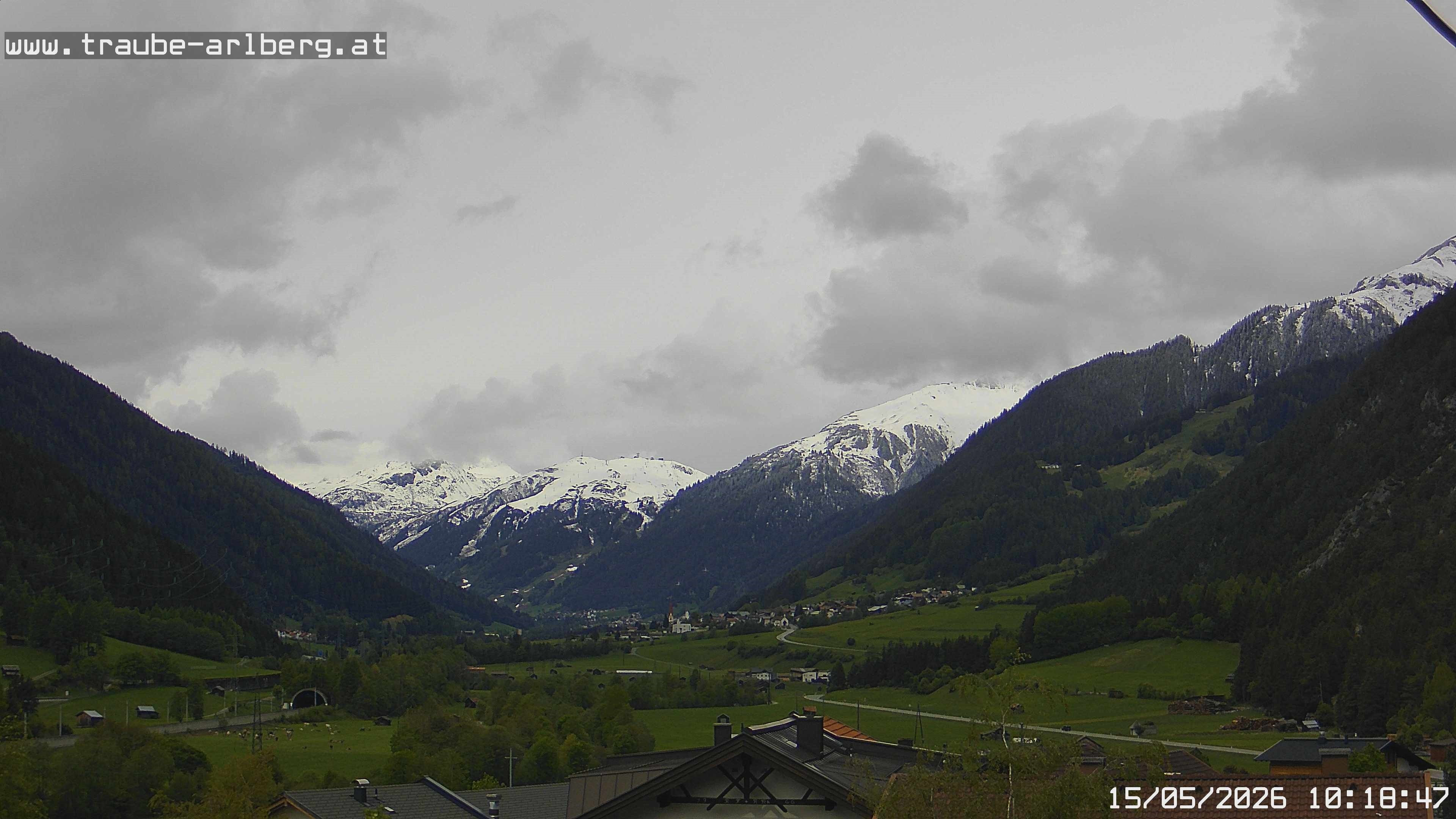 Archiv Foto Webcam Pettneu, Gasthof Traube