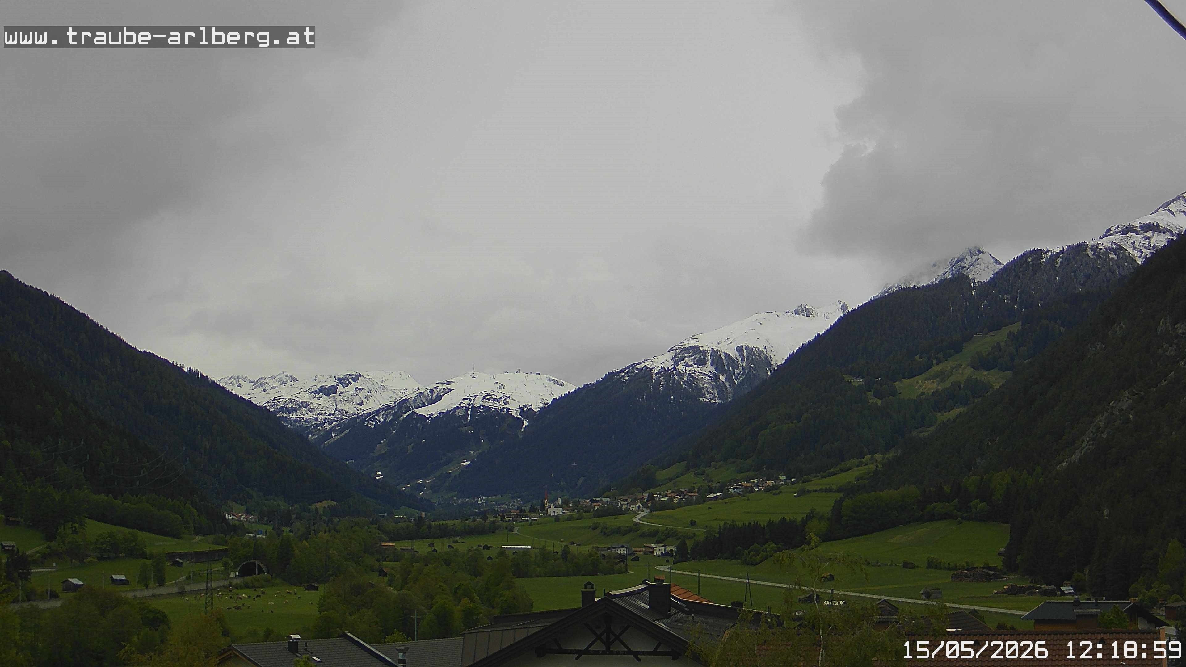 Archiv Foto Webcam Pettneu, Gasthof Traube