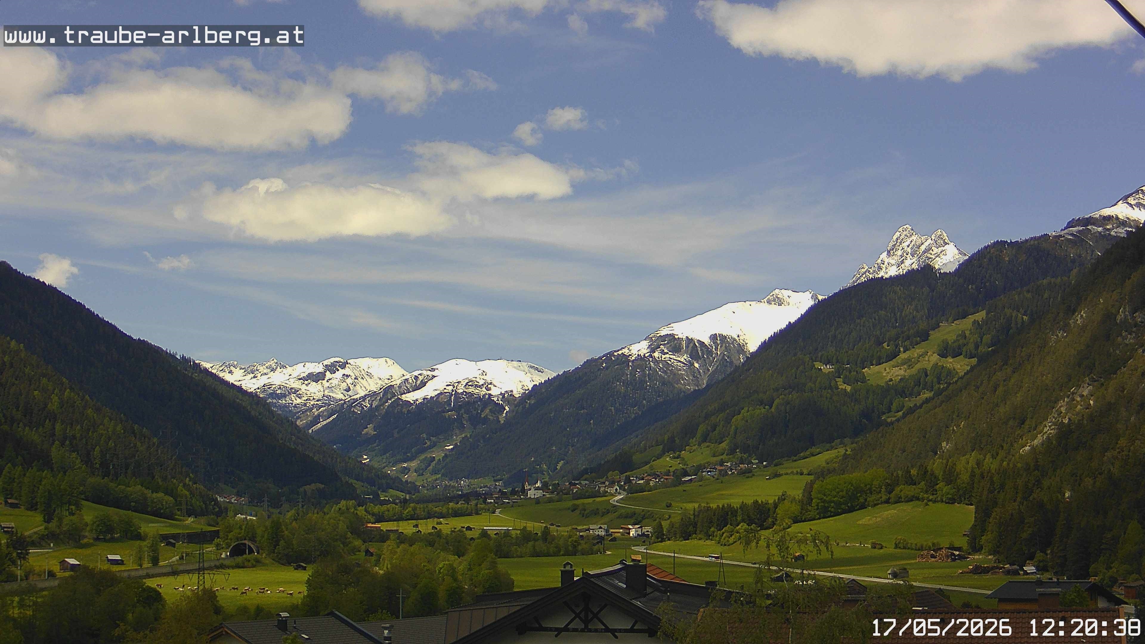 Archiv Foto Webcam Pettneu, Gasthof Traube