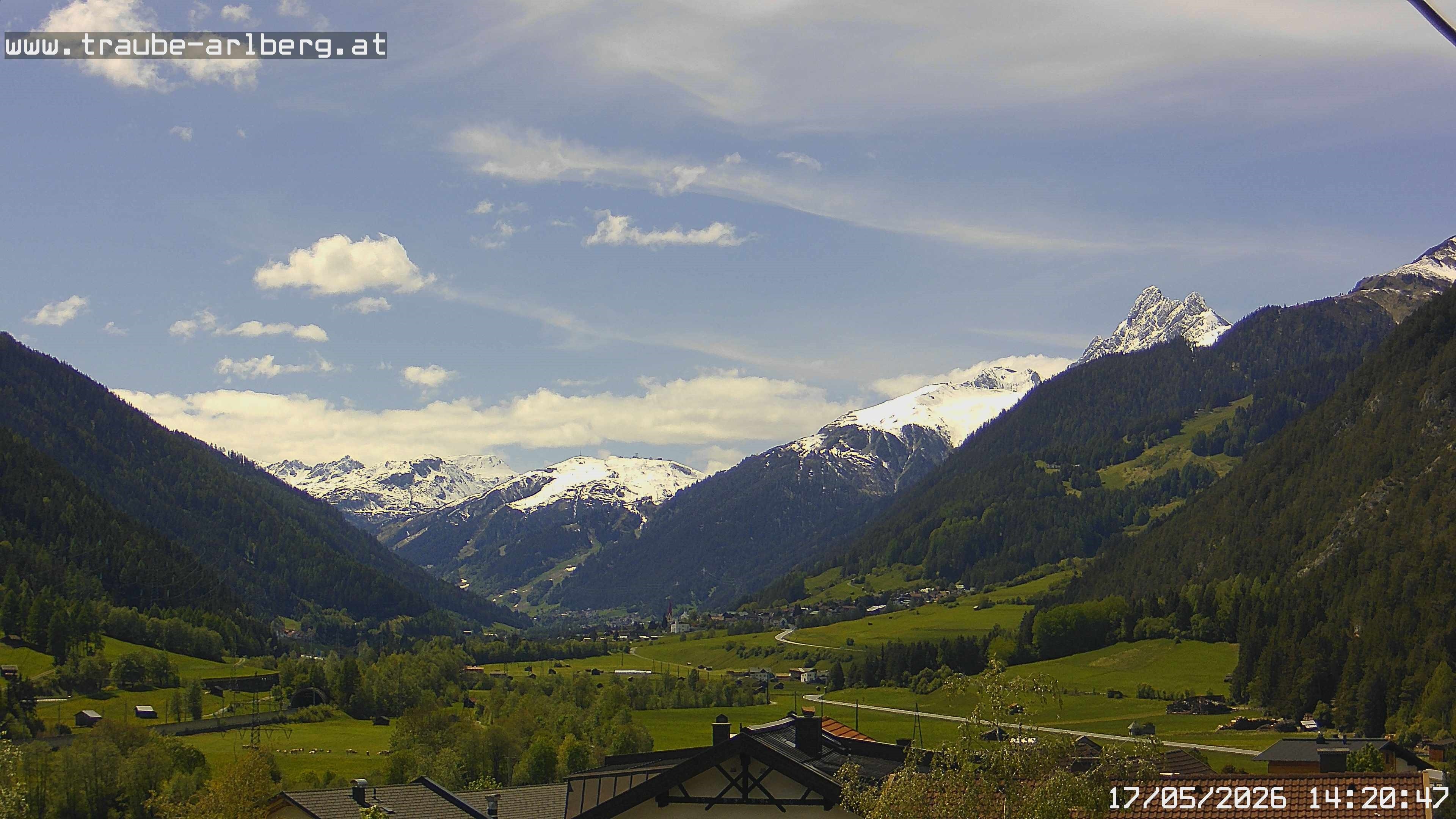 Archiv Foto Webcam Pettneu, Gasthof Traube