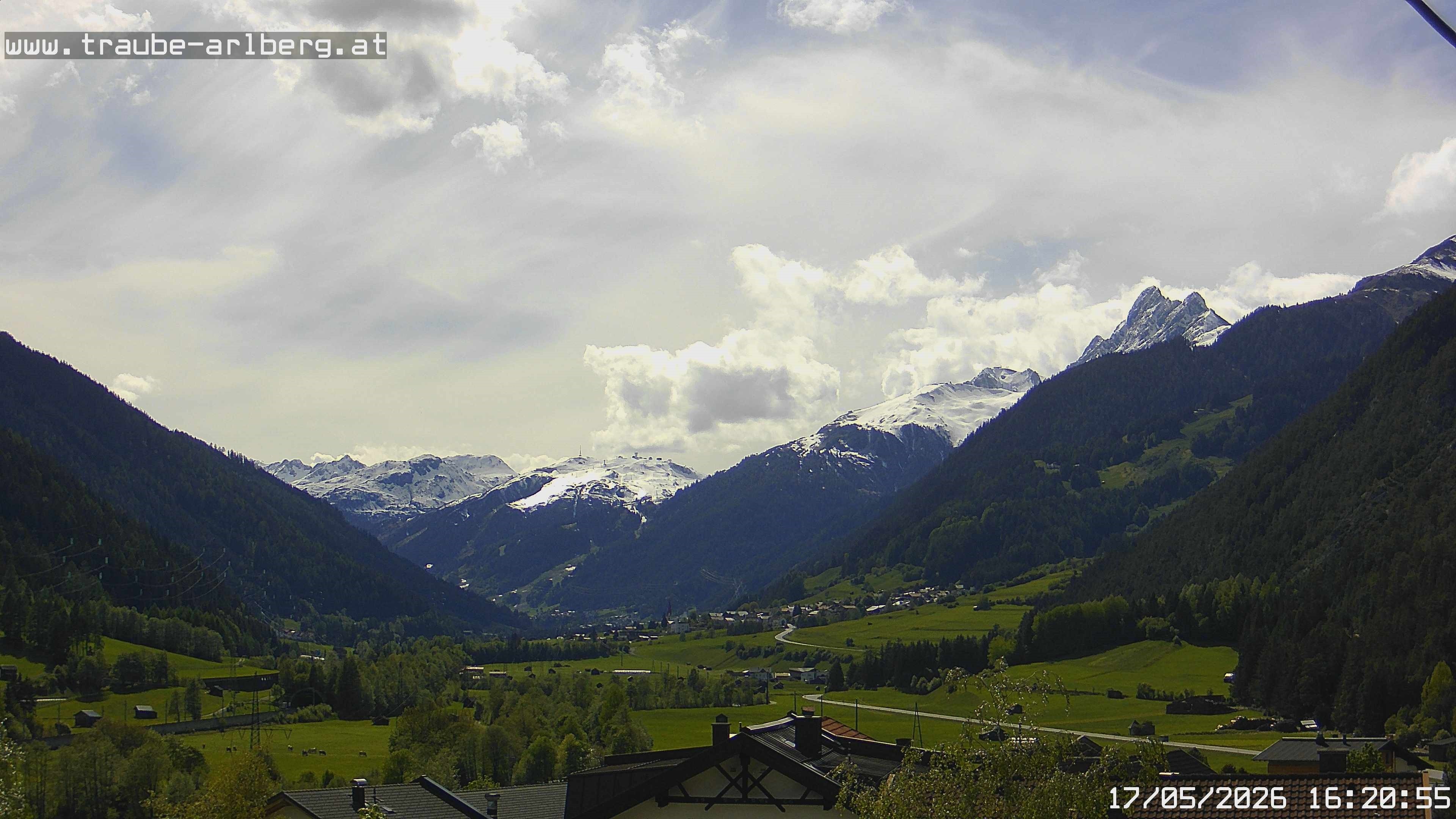 Archiv Foto Webcam Pettneu, Gasthof Traube
