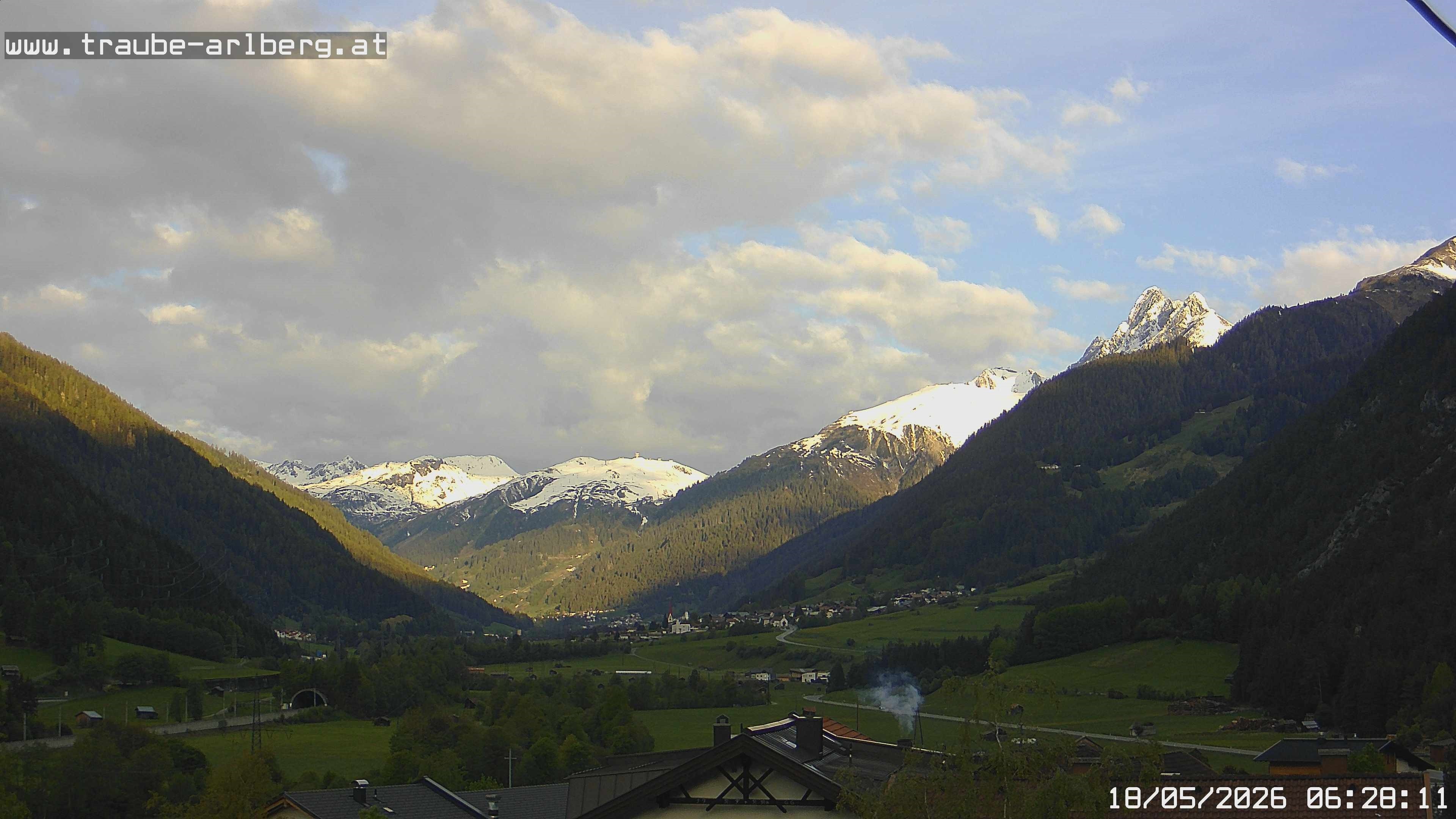 Archiv Foto Webcam Pettneu, Gasthof Traube