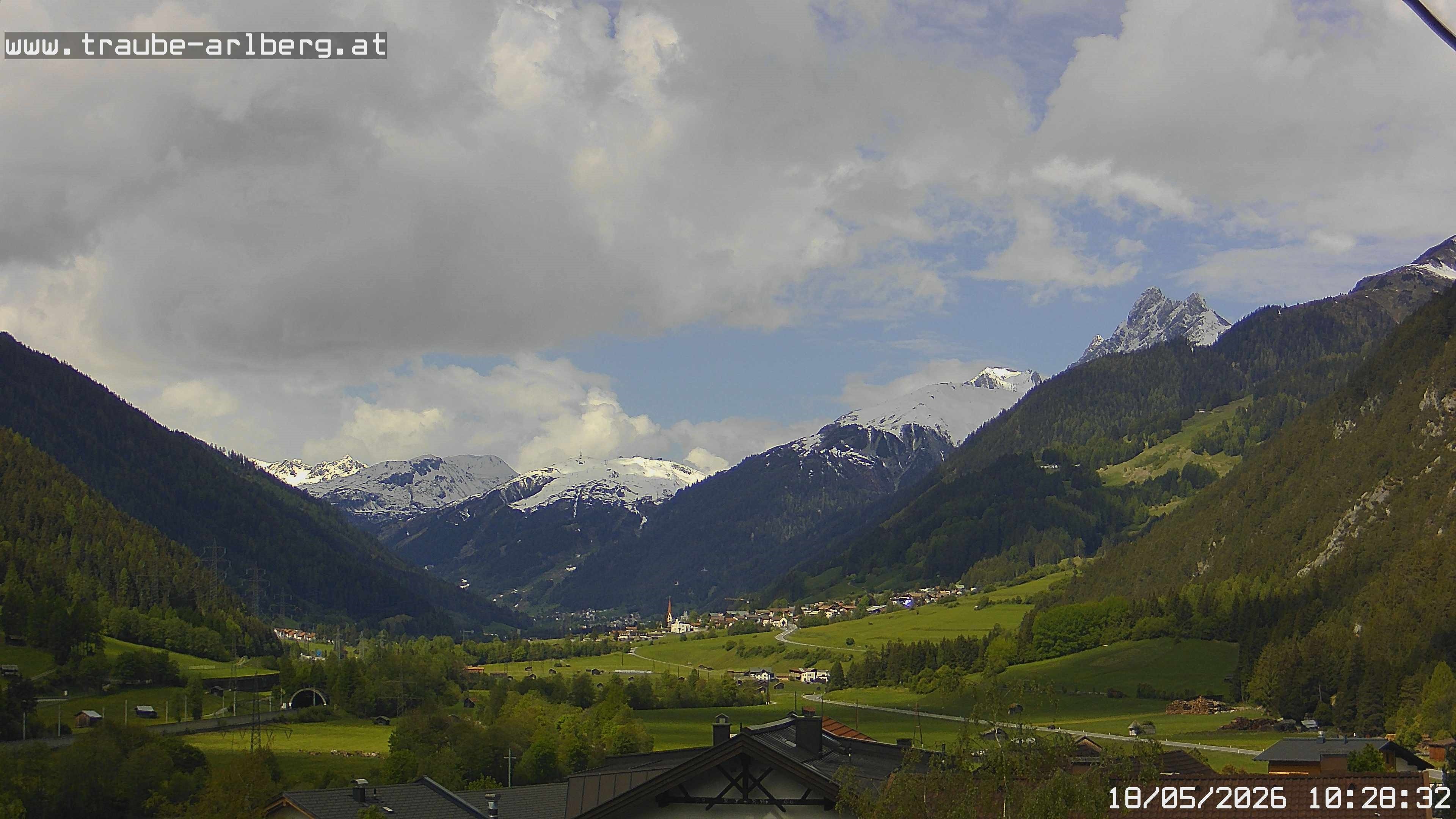 Archiv Foto Webcam Pettneu, Gasthof Traube