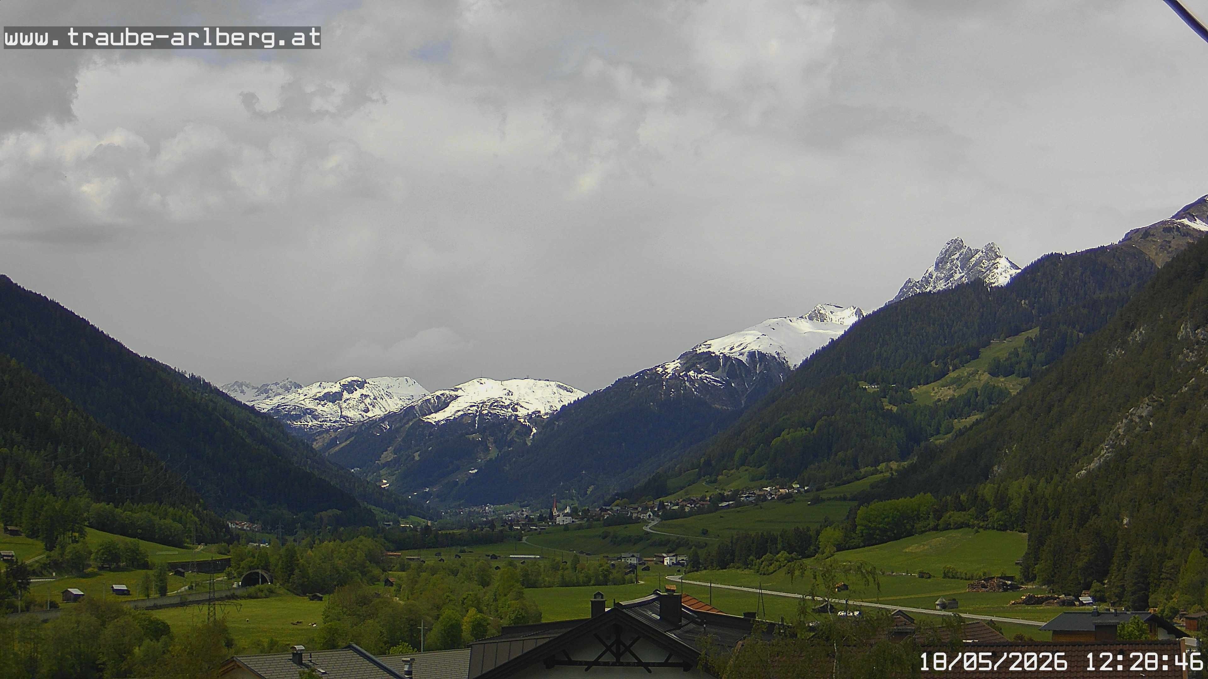 Archiv Foto Webcam Pettneu, Gasthof Traube