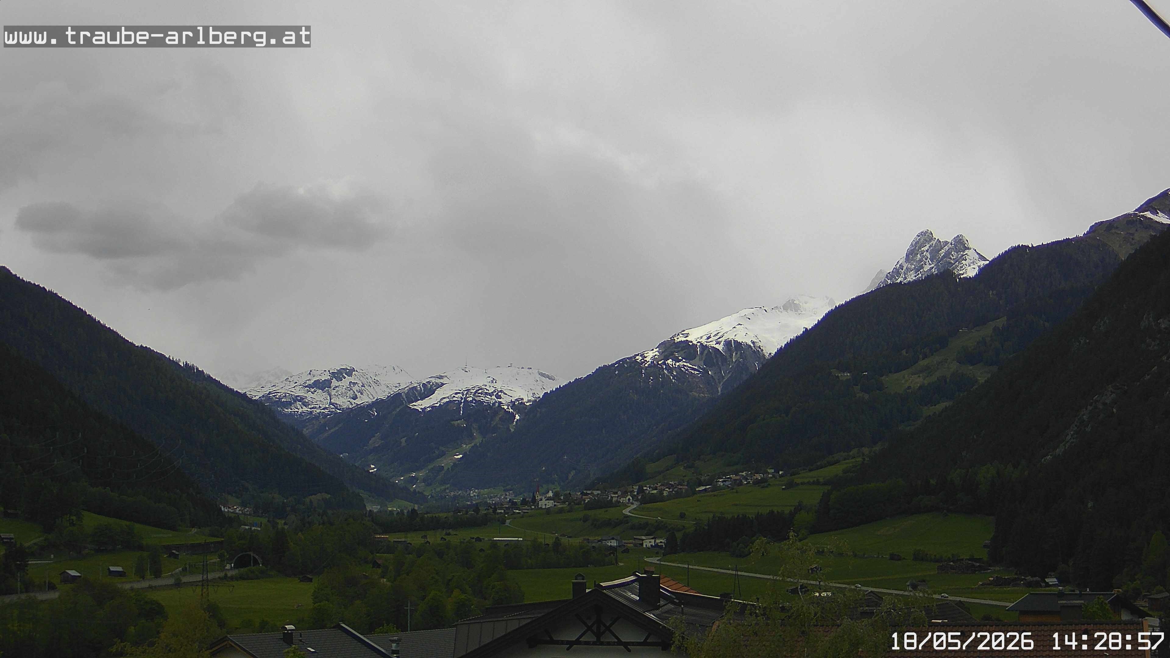 Archiv Foto Webcam Pettneu, Gasthof Traube