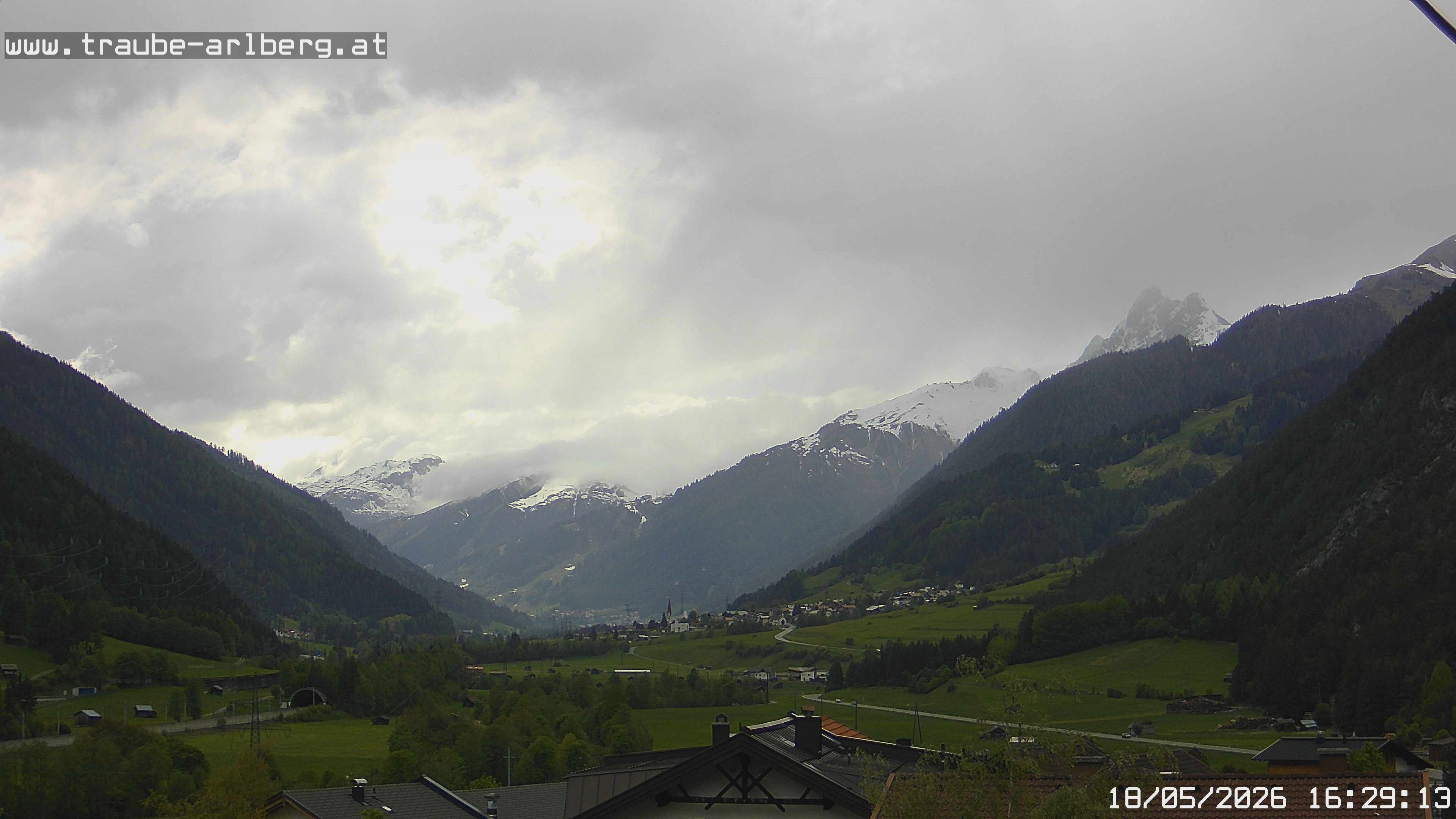Archiv Foto Webcam Pettneu, Gasthof Traube