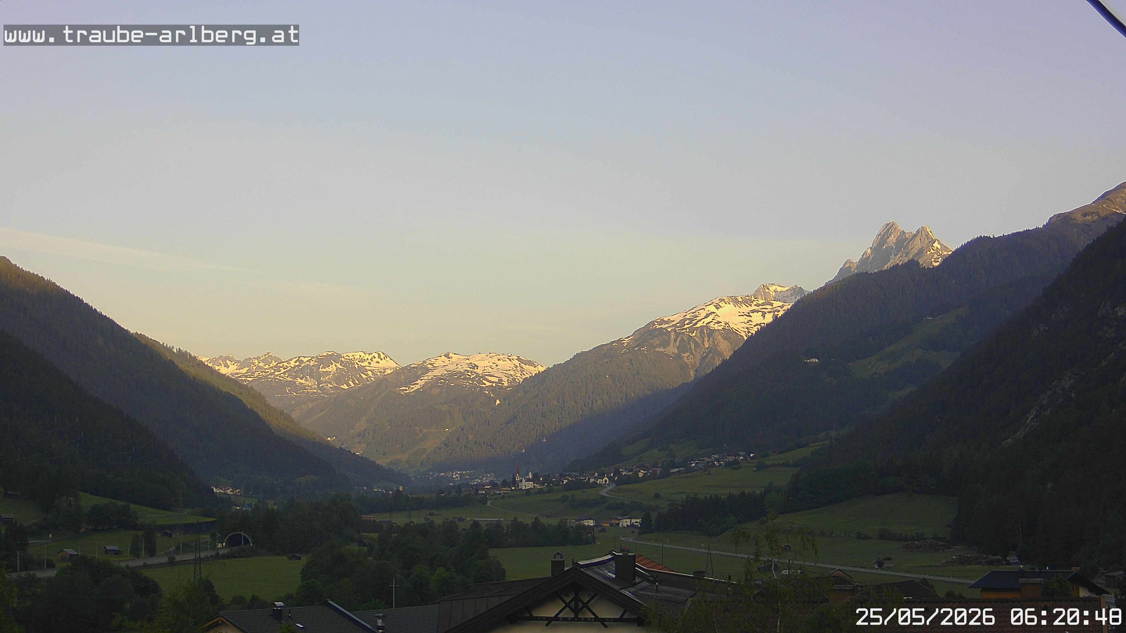 Archiv Foto Webcam Pettneu, Gasthof Traube