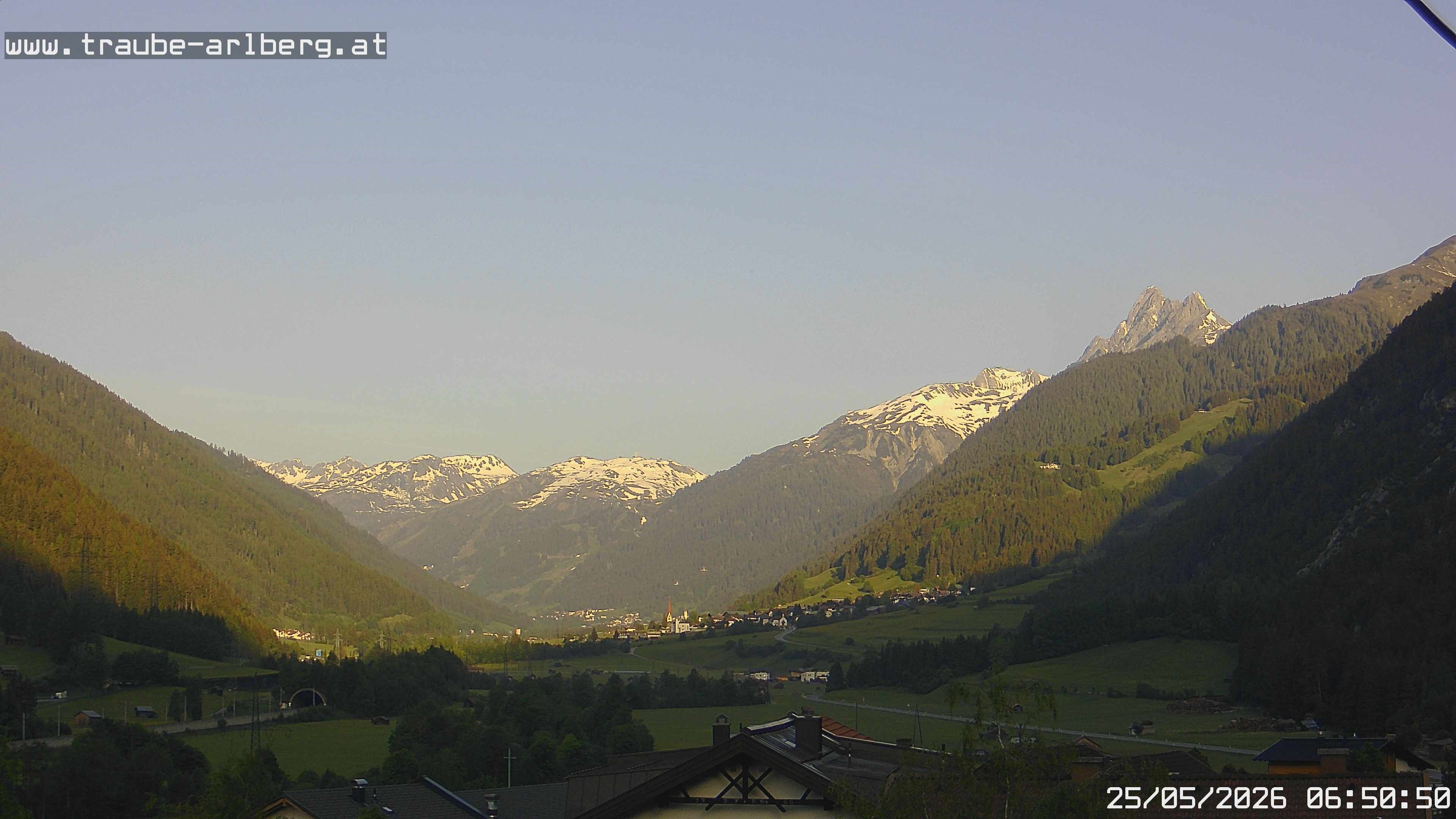 Archiv Foto Webcam Pettneu, Gasthof Traube