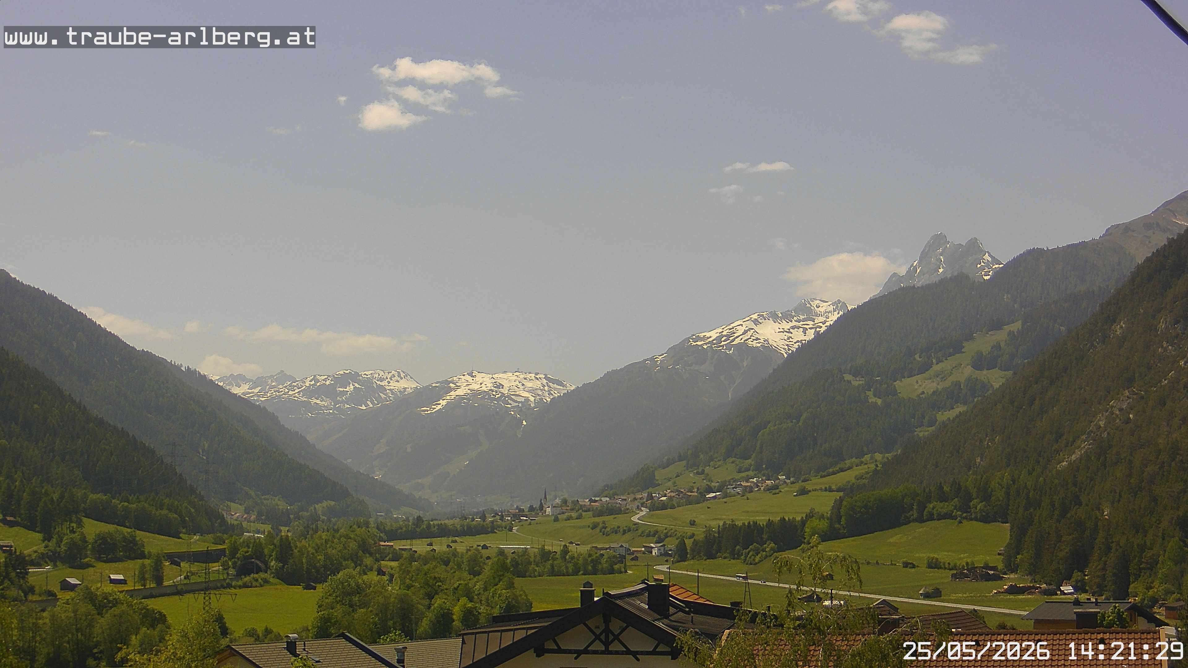Archiv Foto Webcam Pettneu, Gasthof Traube