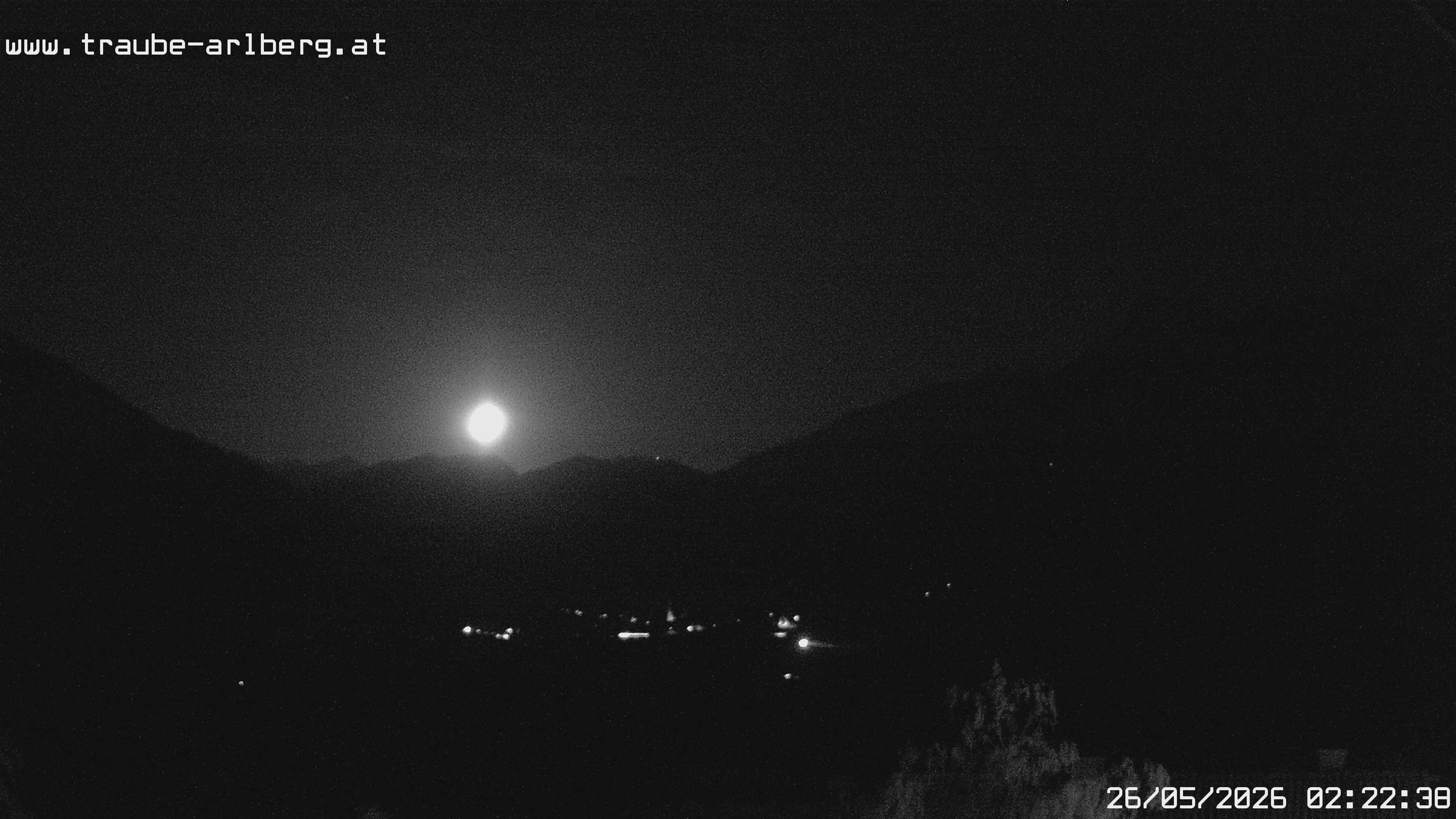 Archived image Webcam guesthouse "Traube", Pettneu