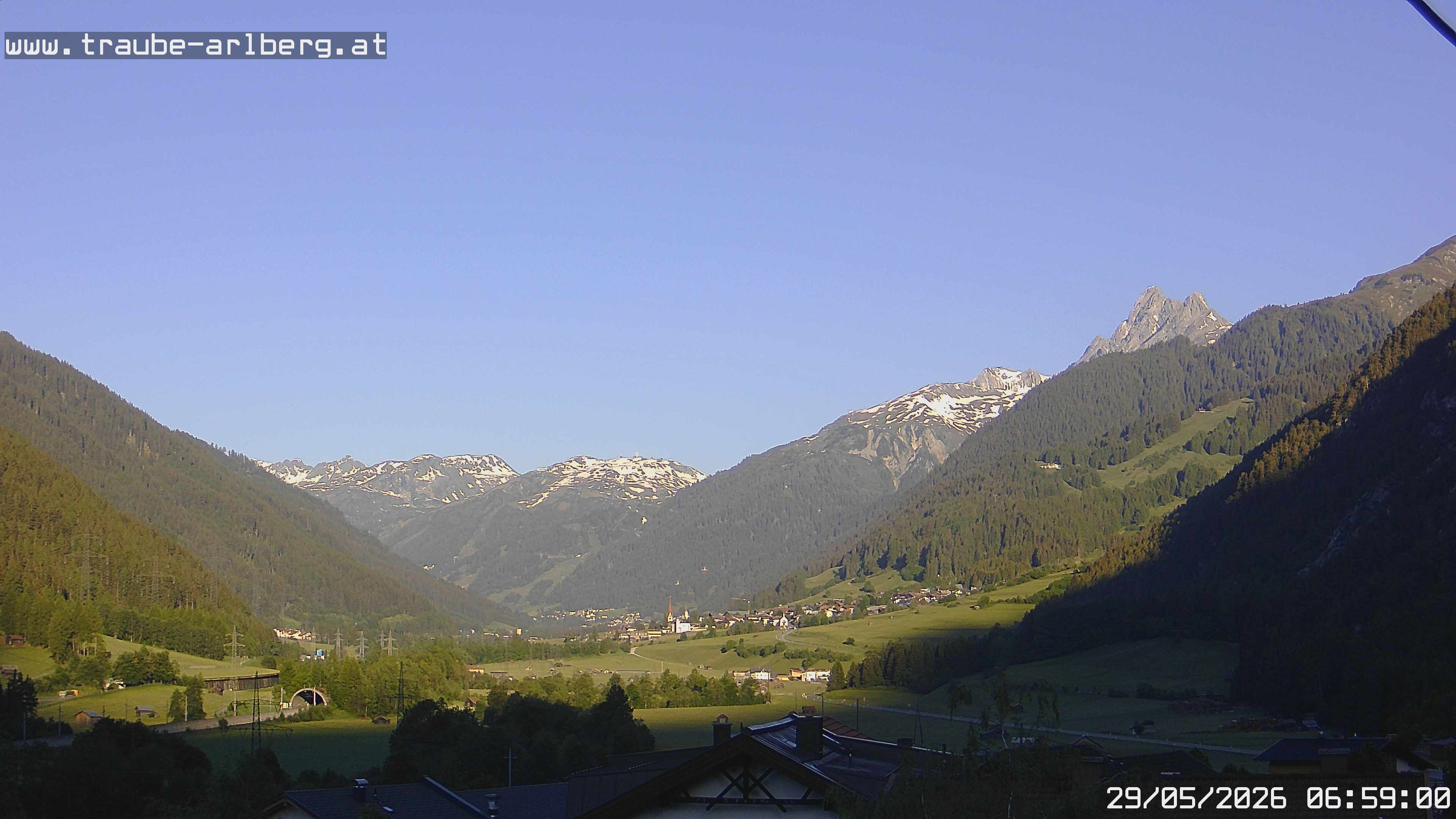 Archiv Foto Webcam Pettneu, Gasthof Traube