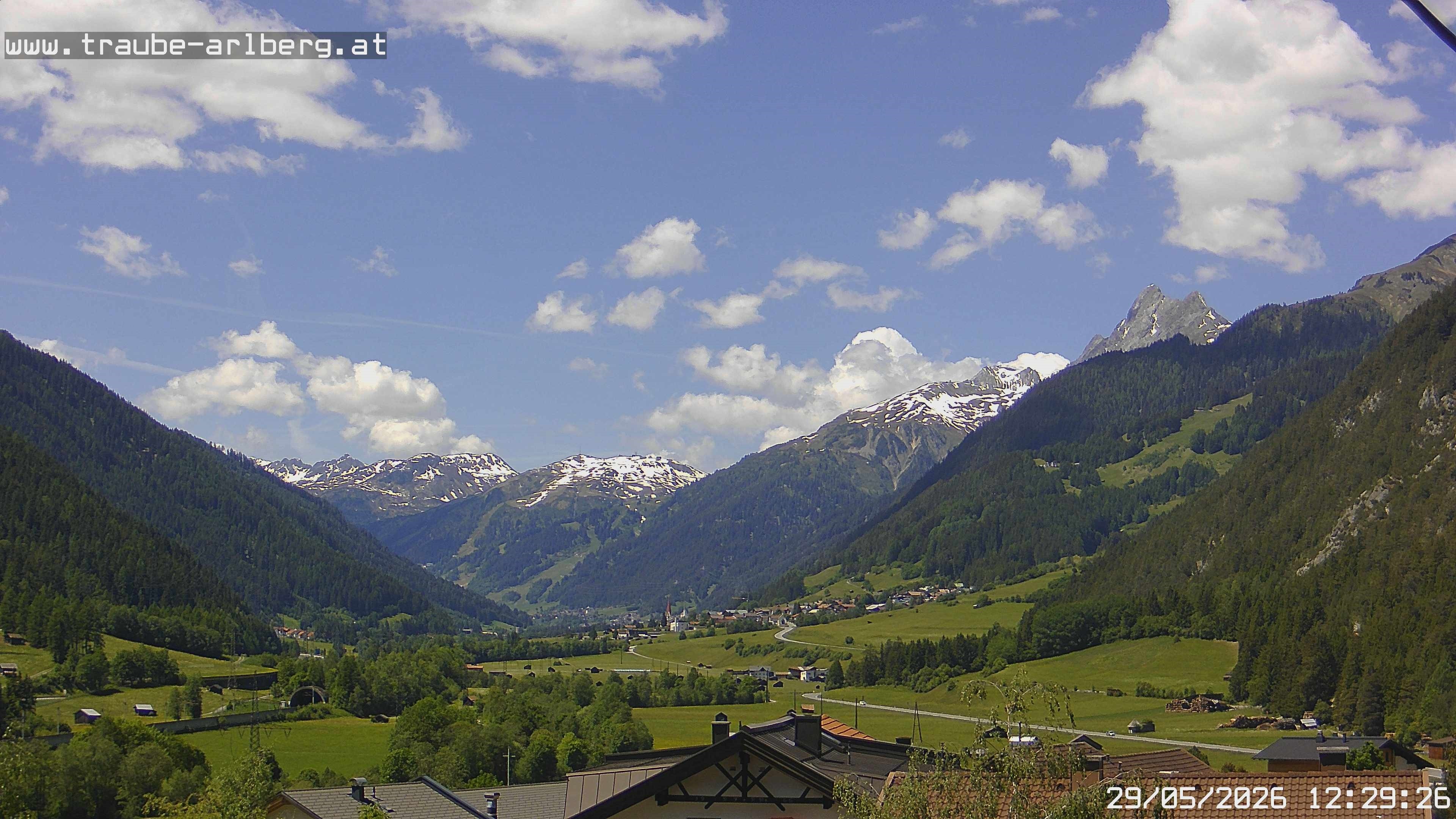Archiv Foto Webcam Pettneu, Gasthof Traube